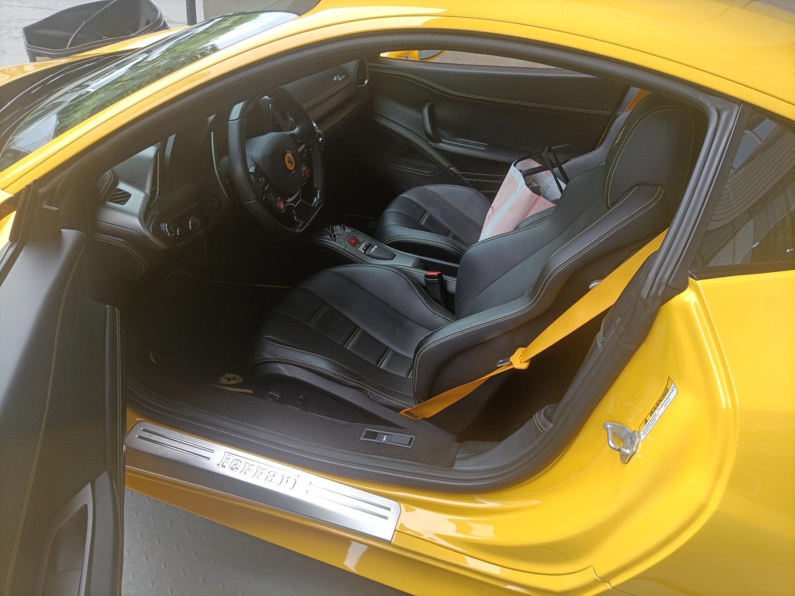 二手法拉利 458 黄色/黑色 2011款 4.5L Italia