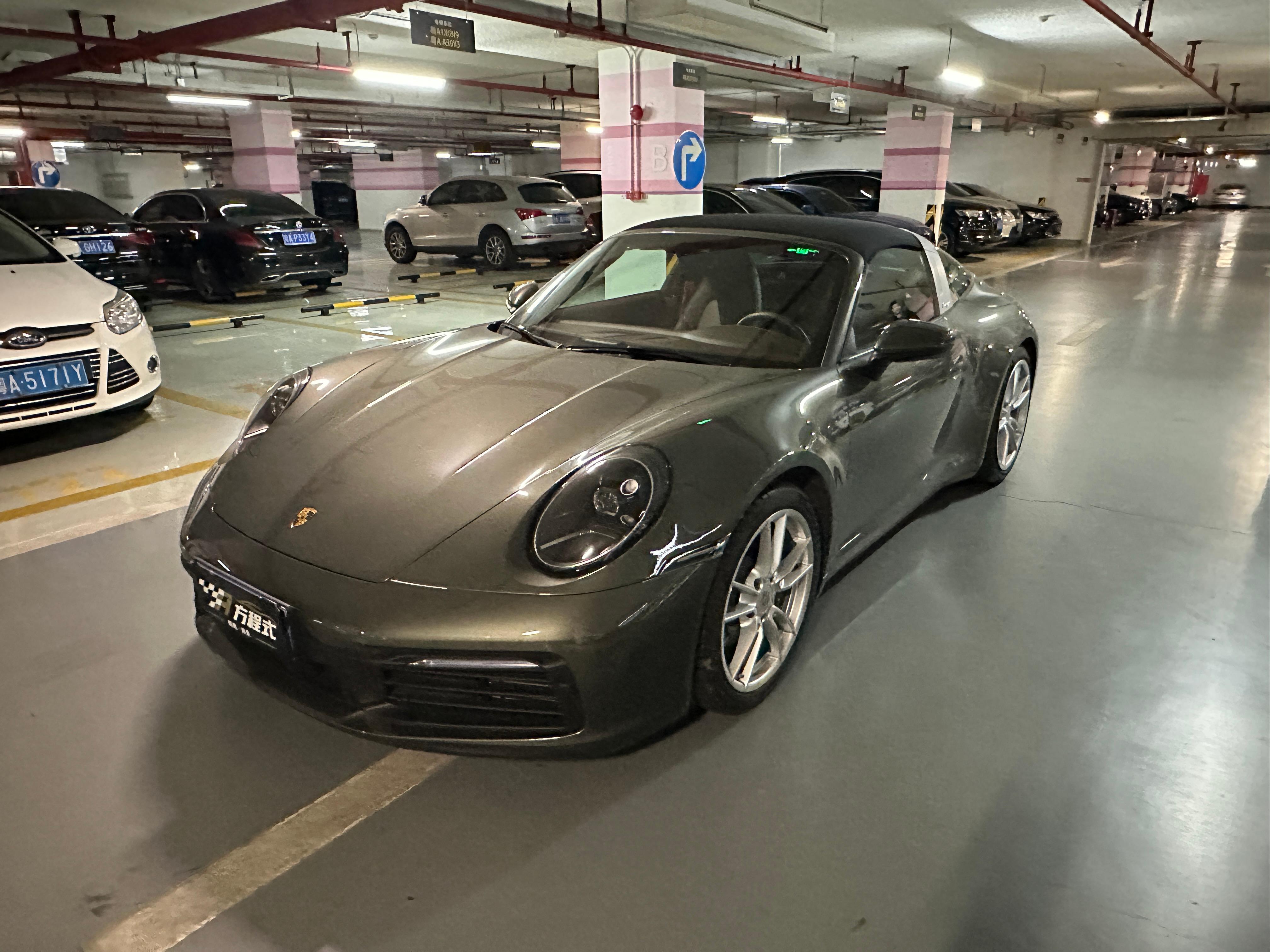 二手保时捷 911 沙金石绿/松露粽 Targa4  中规版