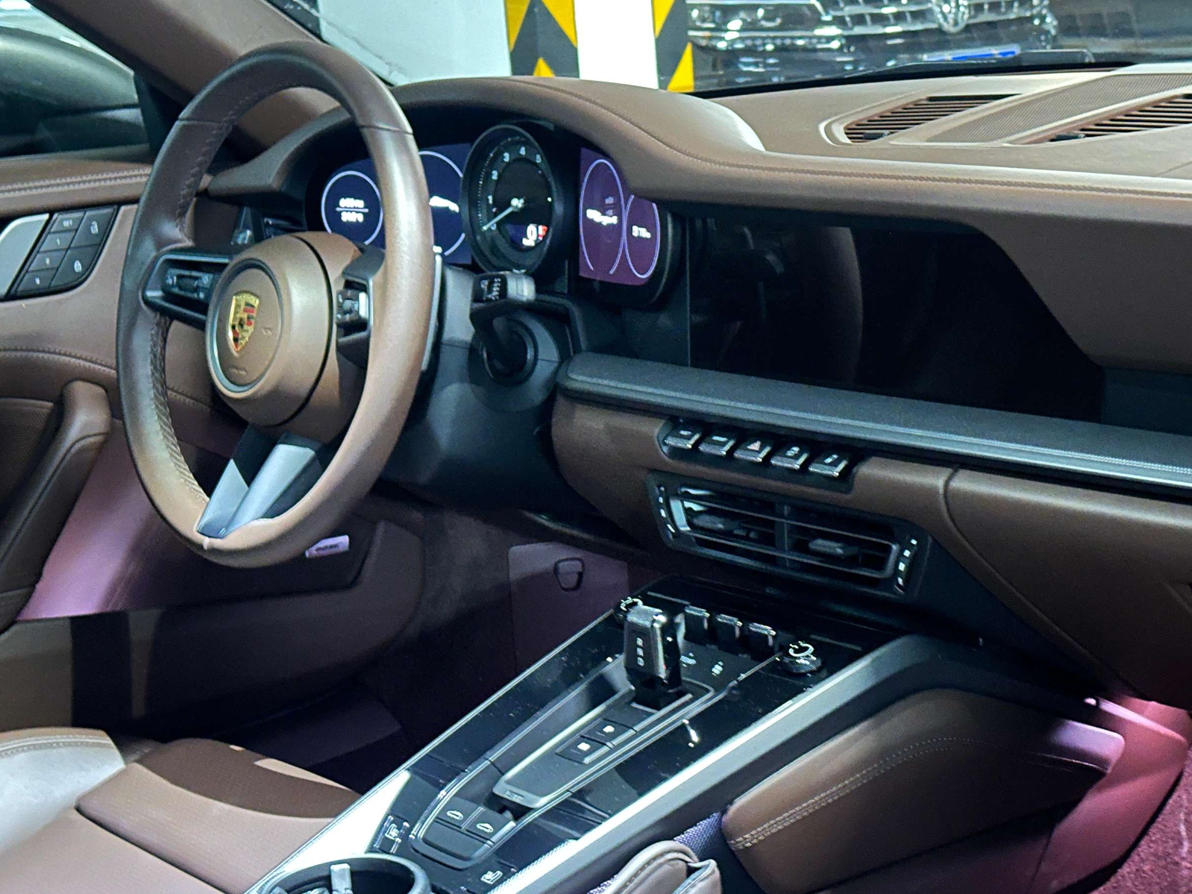二手保时捷 911 沙金石绿/松露粽 Targa4 中规版