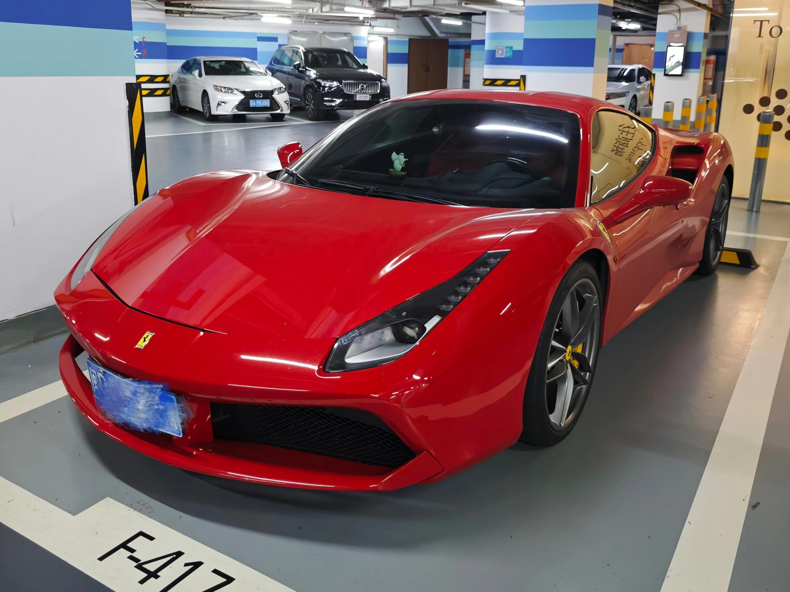 二手法拉利 488 红色/黑红 2015款 488 GTB