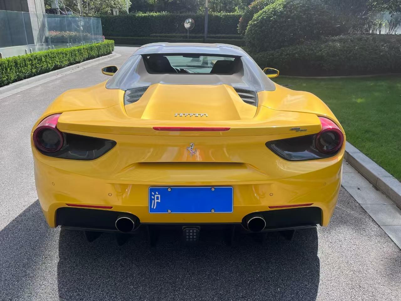 二手法拉利 488 黄色/黑黄 2015款 488 Spider