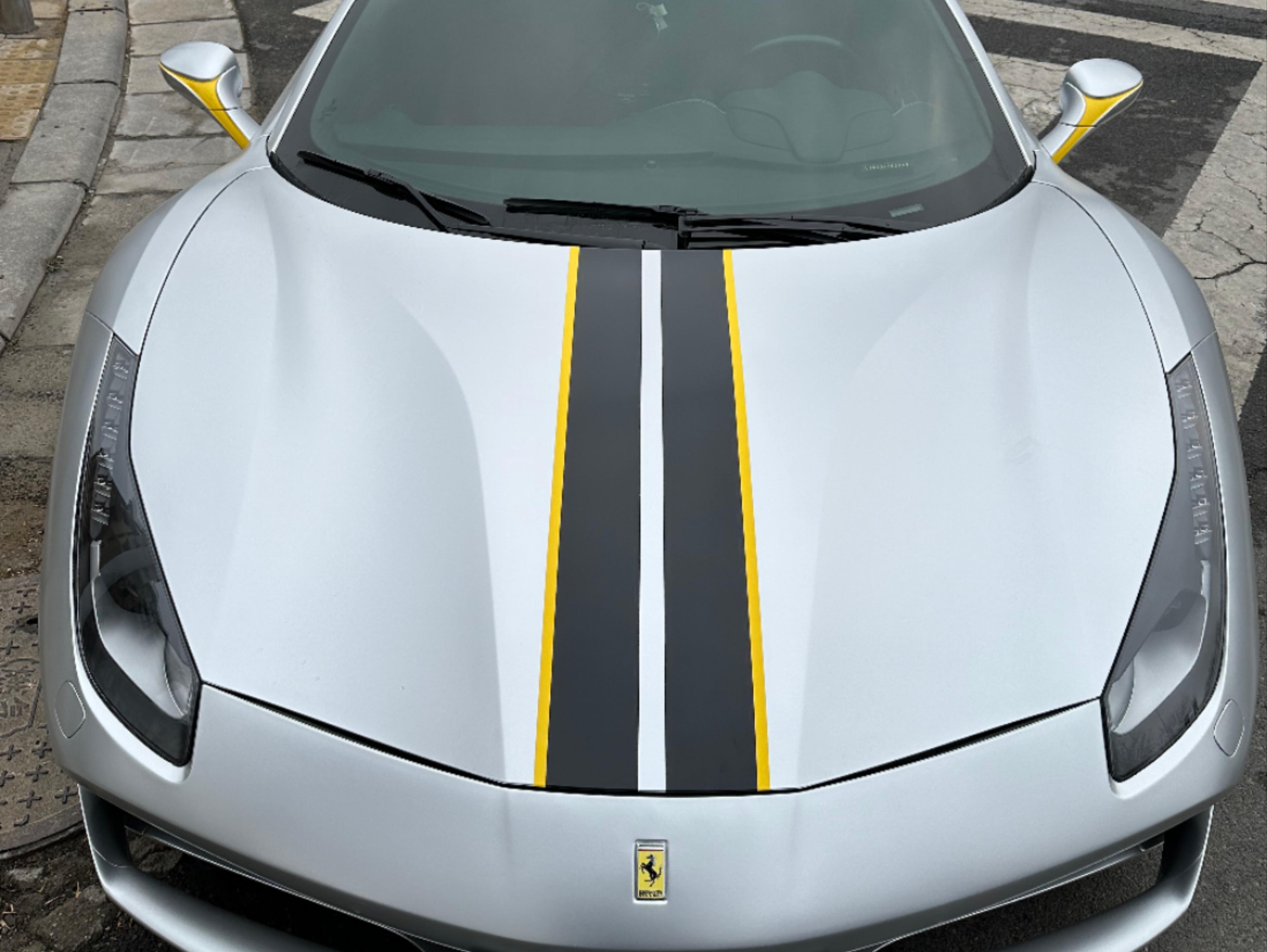 二手法拉利 488 白色/黑红 2015款 488 GTB
