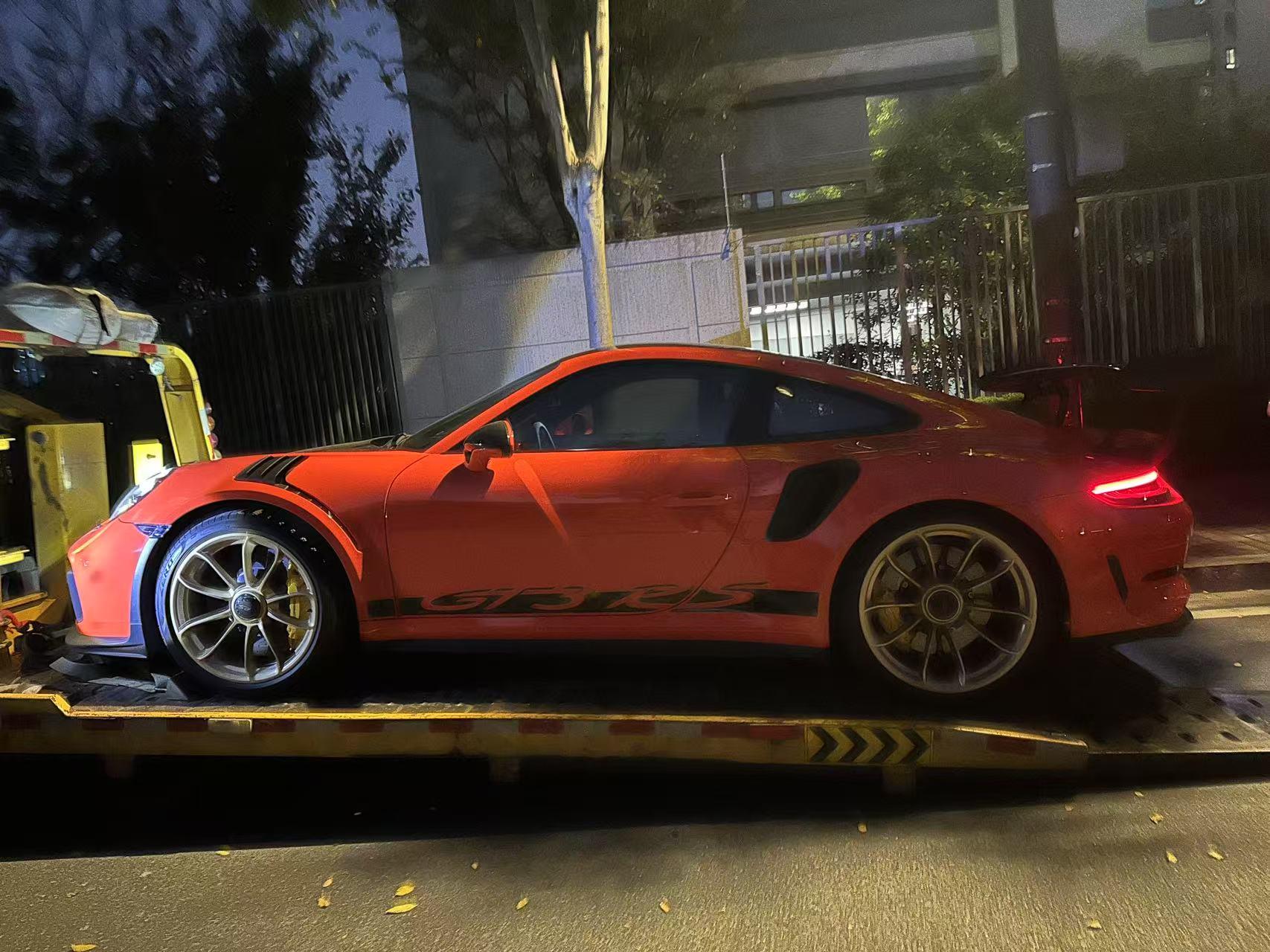 二手保时捷 911 熔岩橙/黑色 GT3RS 中规版