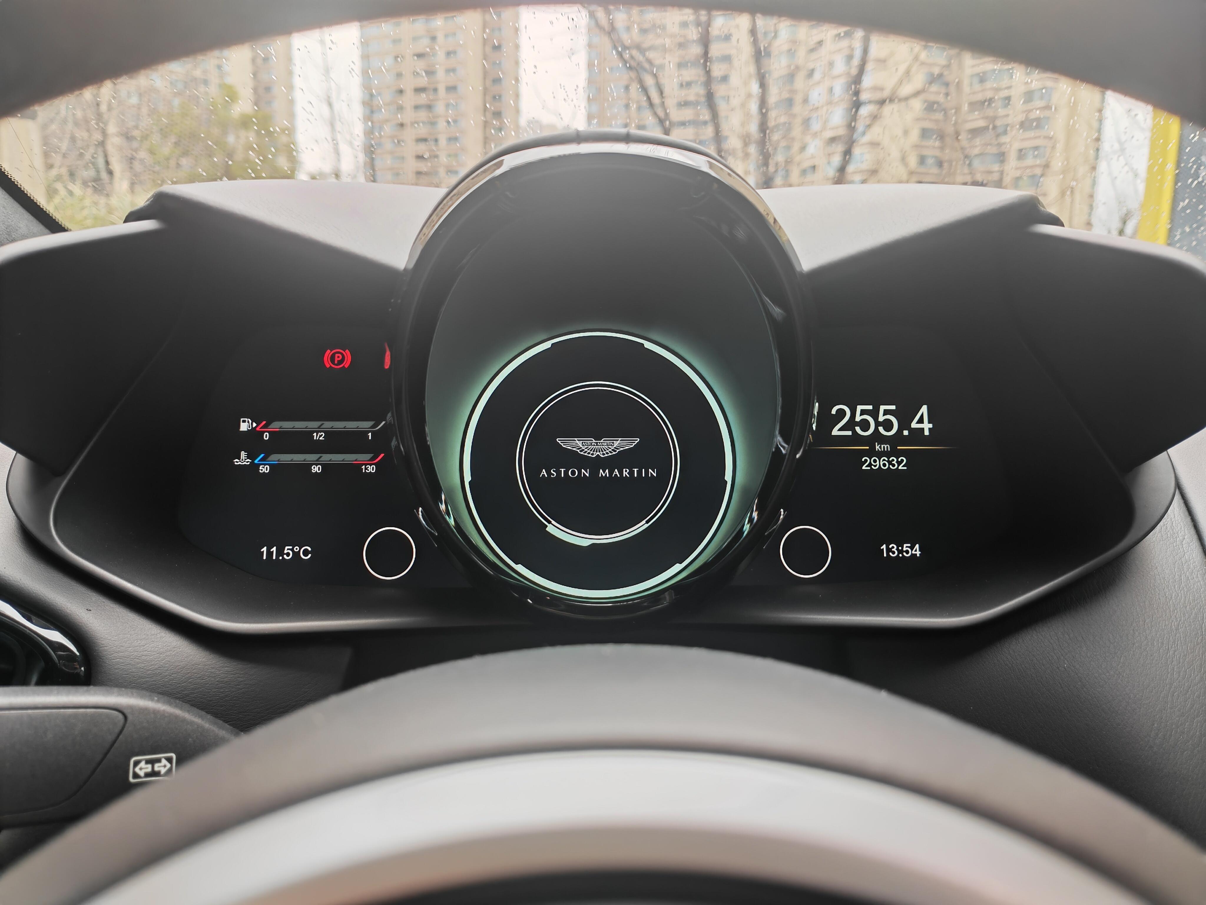 二手阿斯顿·马丁 V8 Vantage 深灰色/黑色 2020款 4.0T V8 Coupe