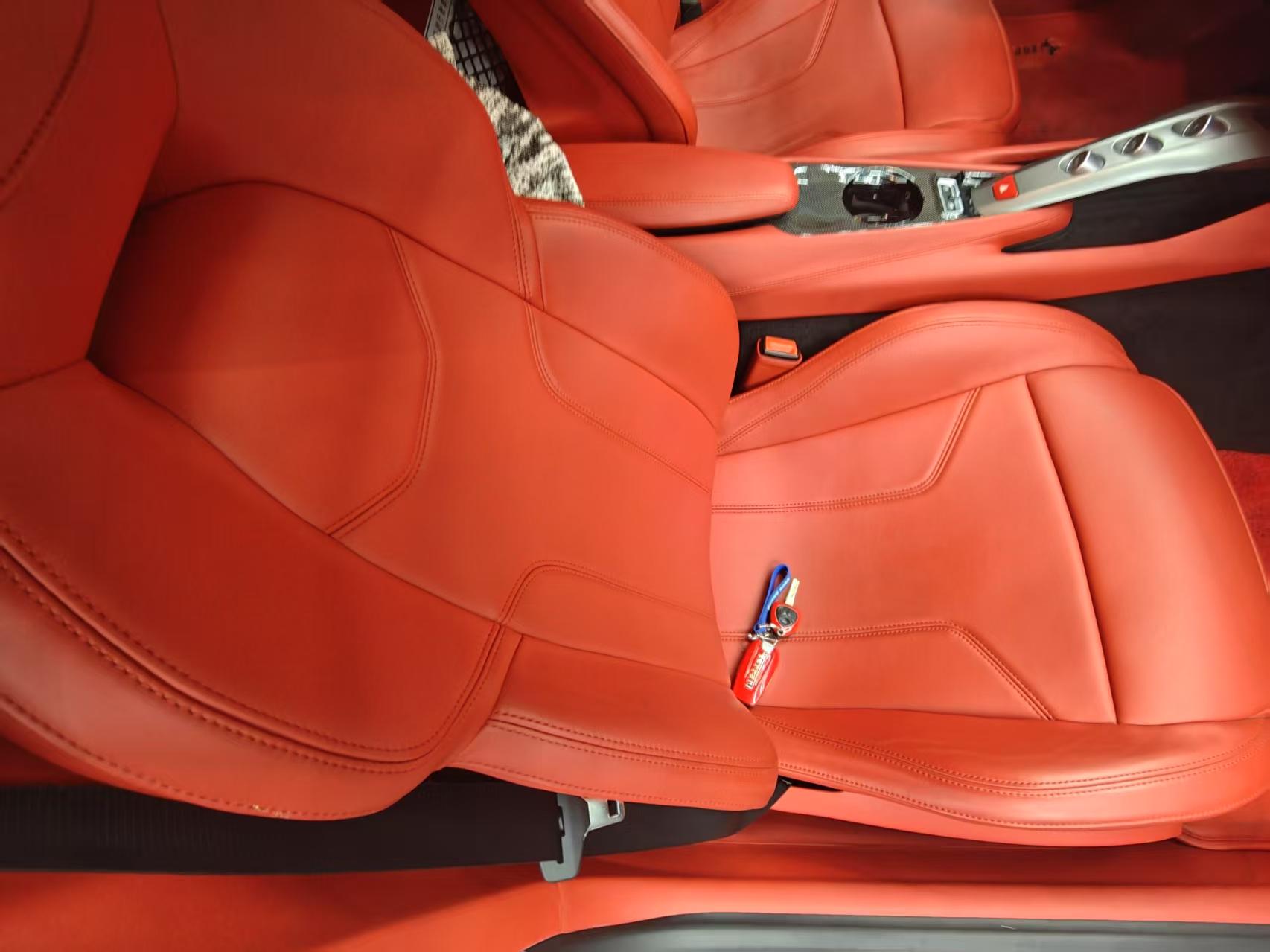二手法拉利 F12berlinetta 黑色/红色 2013款 6.3L 标准型