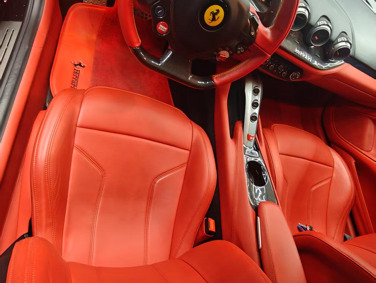 二手法拉利 F12berlinetta 黑色/红色 2013款 6.3L 标准型