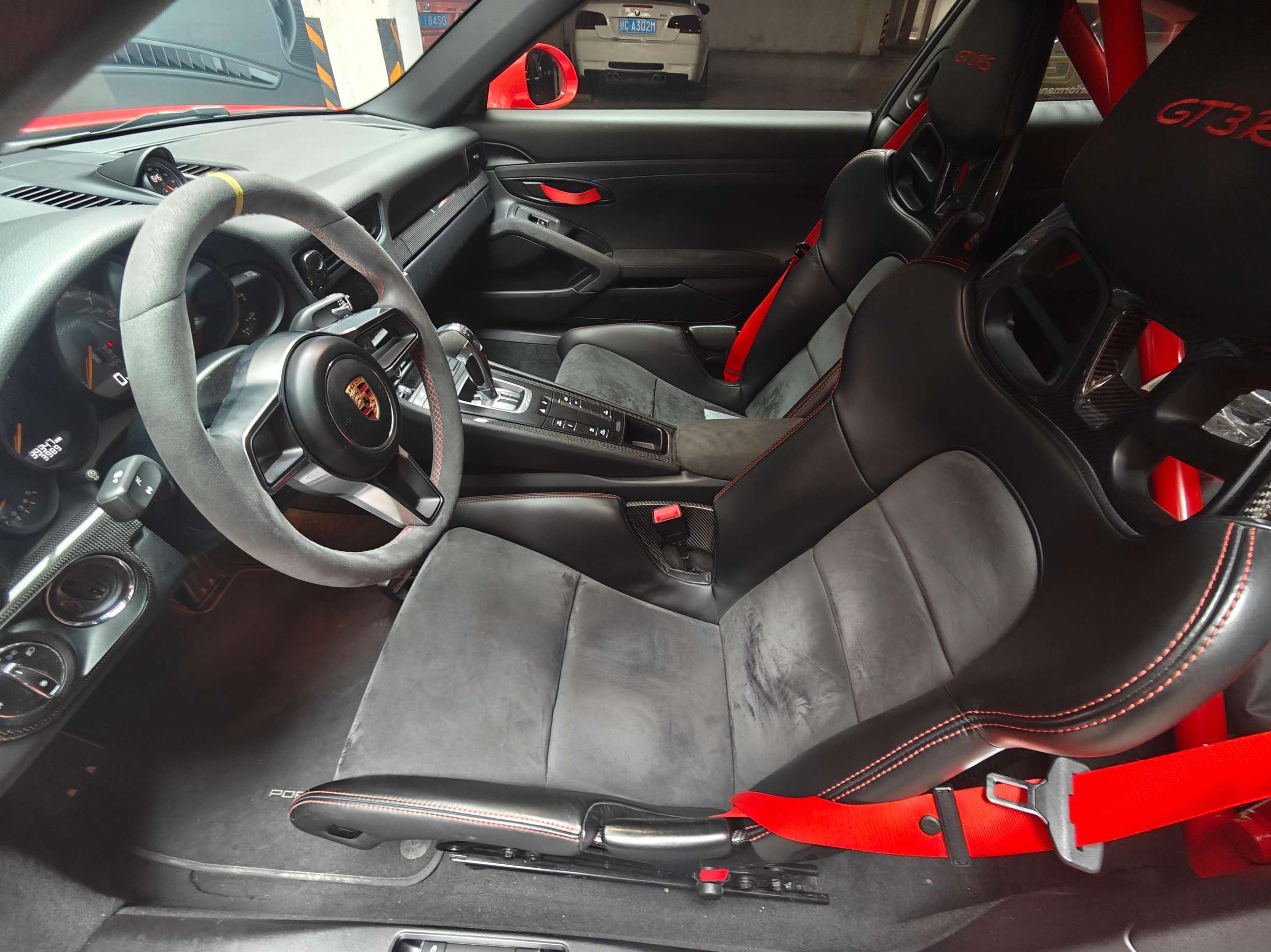 二手保时捷 911 熔岩橙/黑橙 GT3 RS 中规版