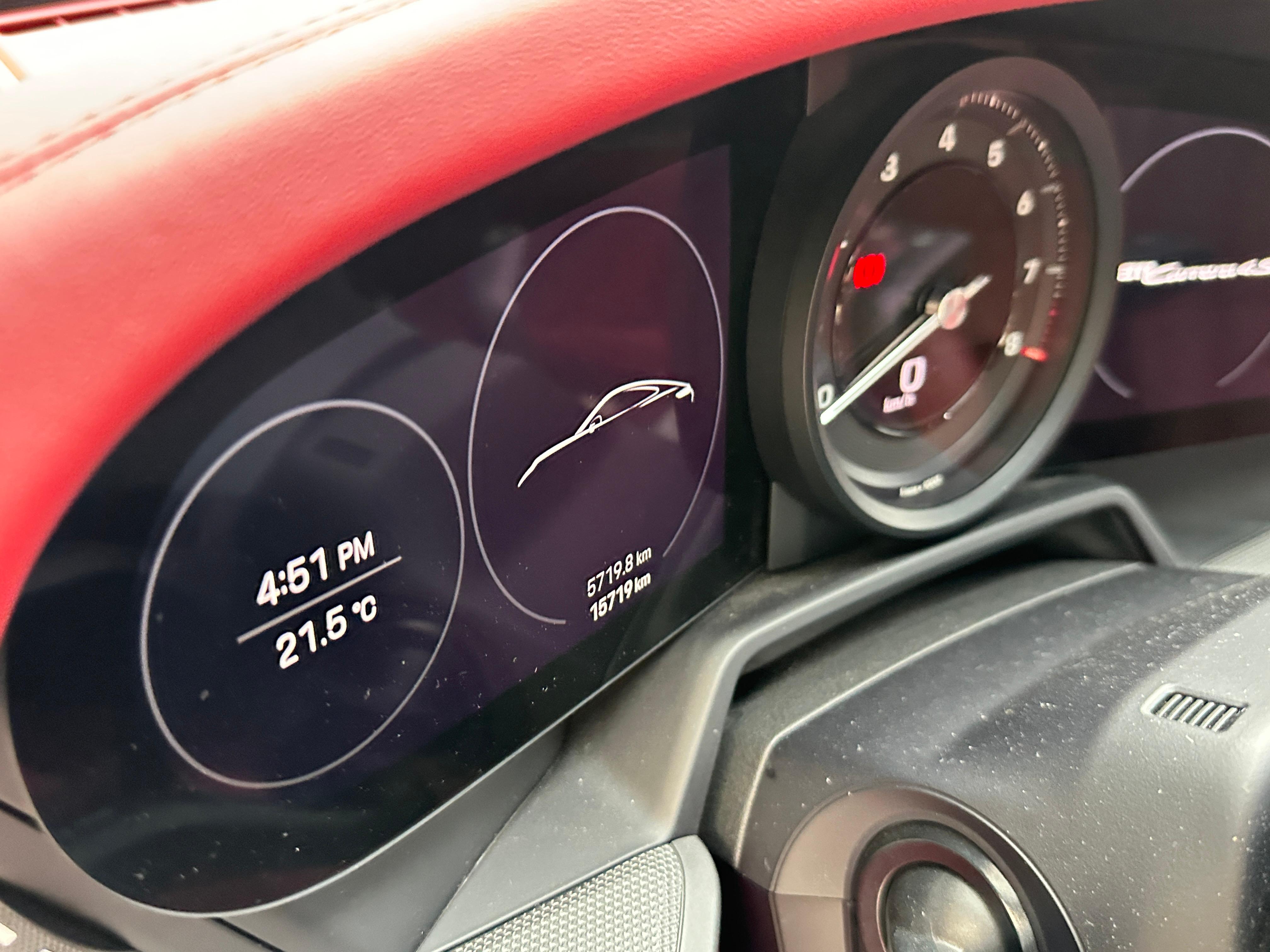 二手保时捷 911 白色/红色 2023款 Carrera 3.0T