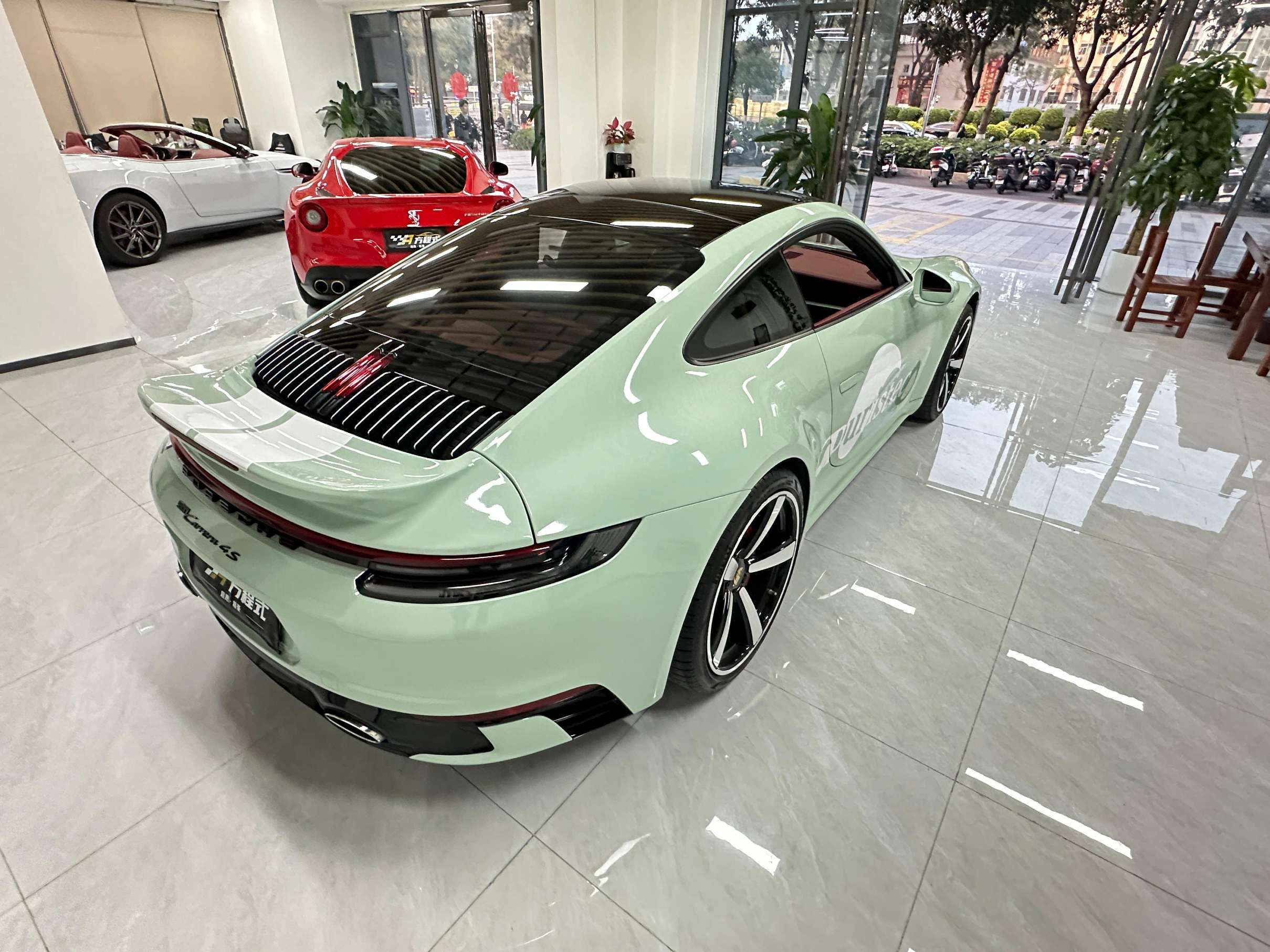 二手保时捷 911 白色/红色 2023款 Carrera 3.0T