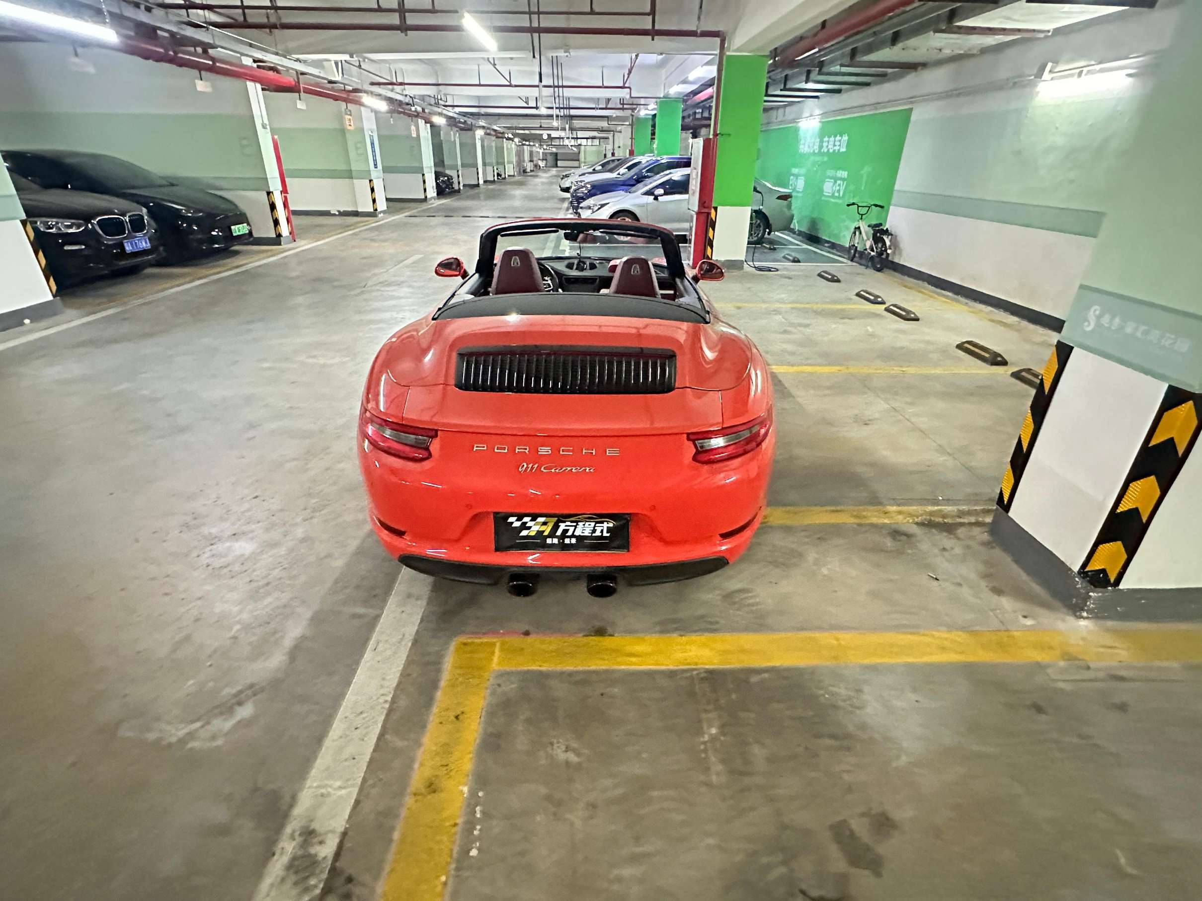 二手保时捷 911 红色/波尔多红 2016款 Carrera Cabriolet 3.0T