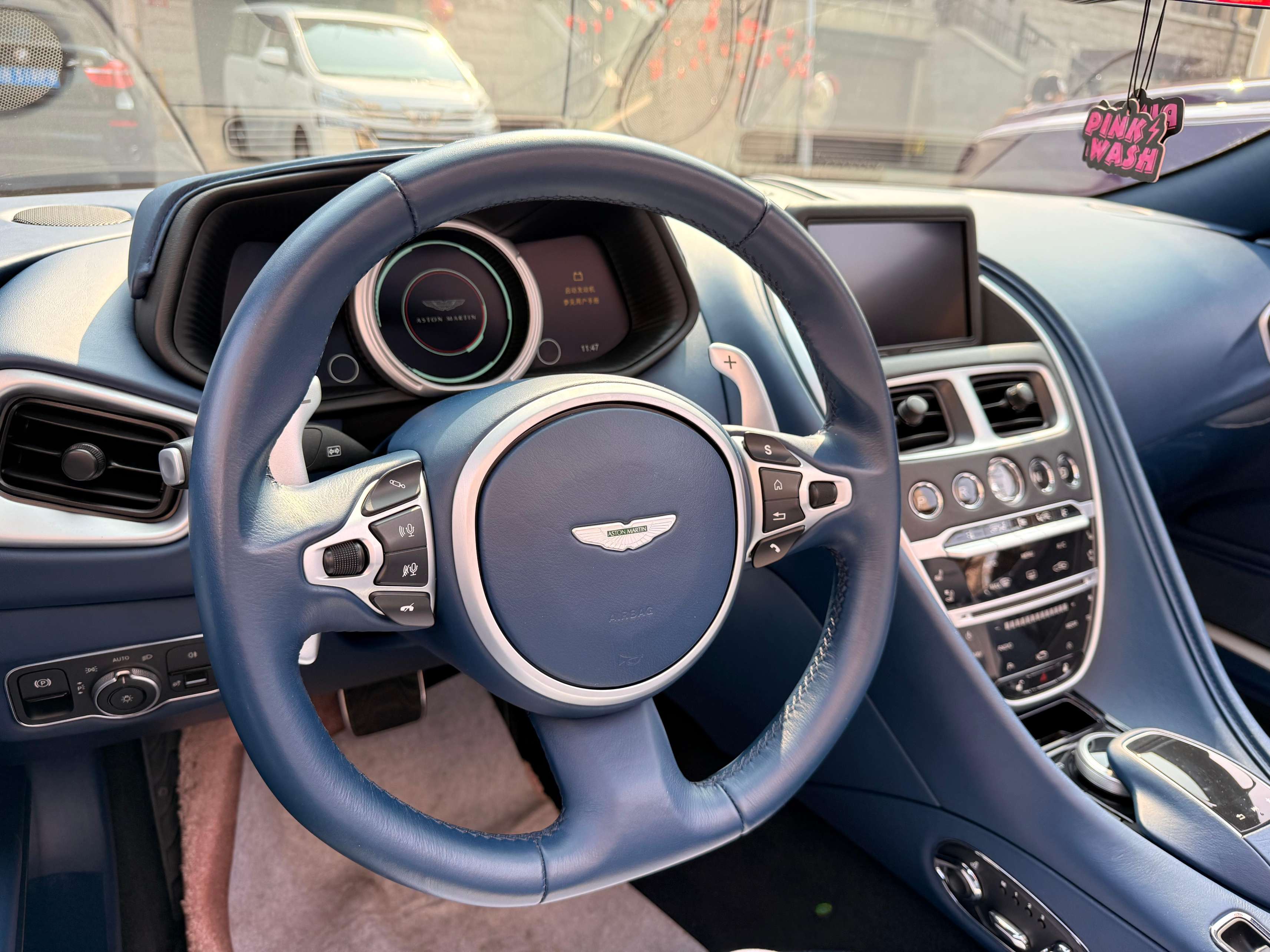 二手阿斯顿·马丁 DB11 银色/蓝色 2022款 4.0T V8 Volante