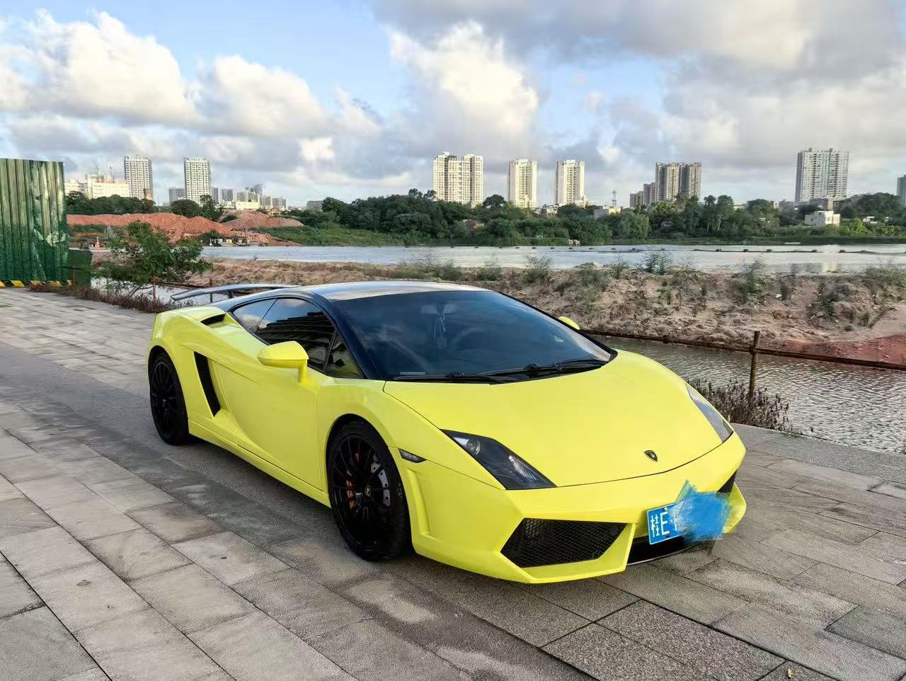 二手兰博基尼 Gallardo 橙色/黑色 2011款 LP 560-4 Bicolore