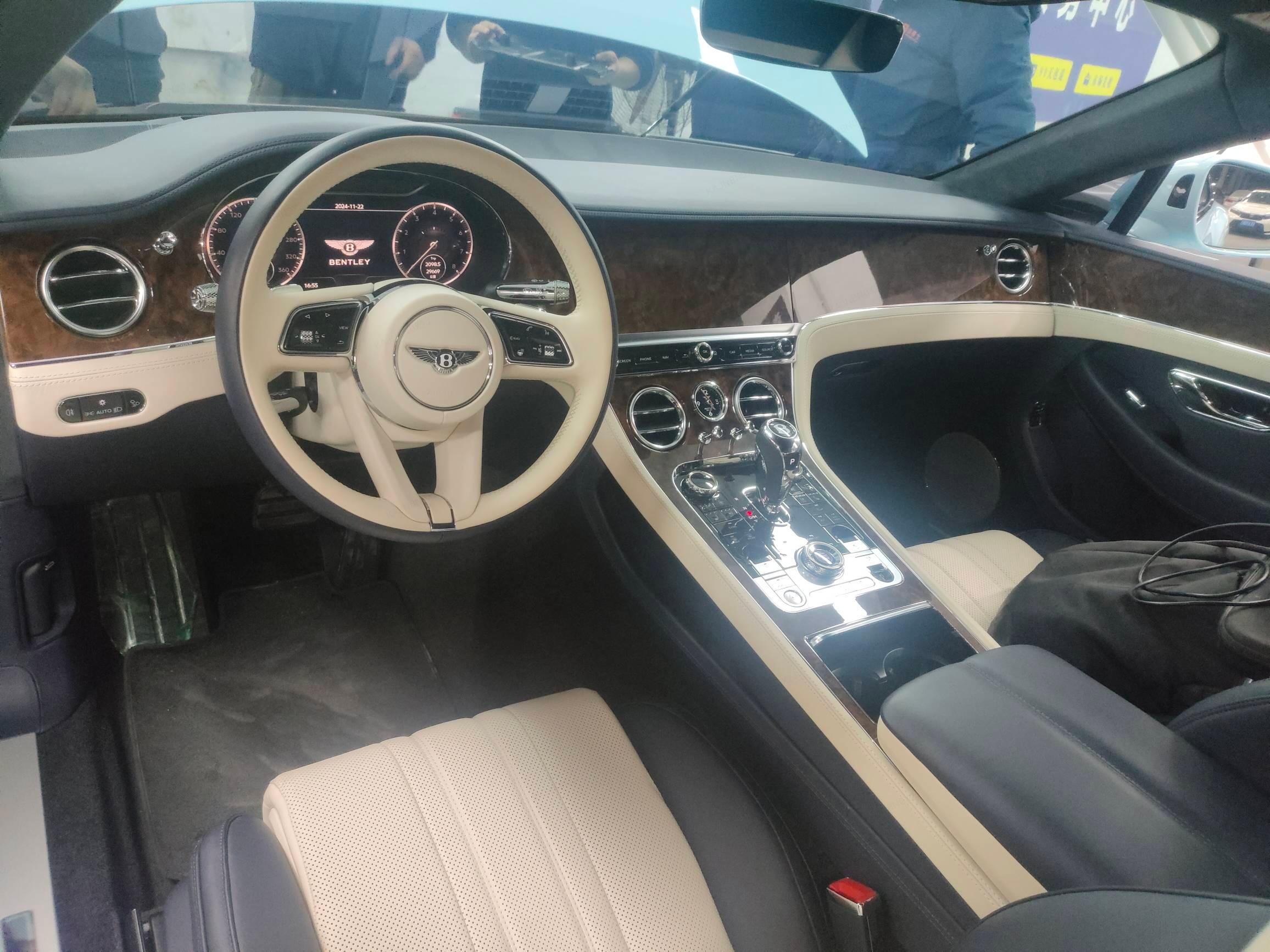 二手宾利 欧陆GT 蓝色/白色 2020款 4.0T GT V8