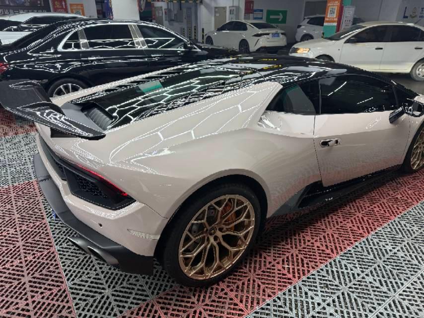 二手兰博基尼 Huracán 黑色/黄色 2016款 Huracán LP580-2