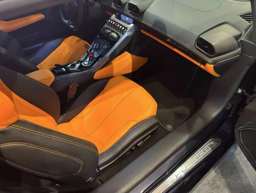 二手兰博基尼 Huracán 黑色/黄色 2016款 Huracán LP580-2