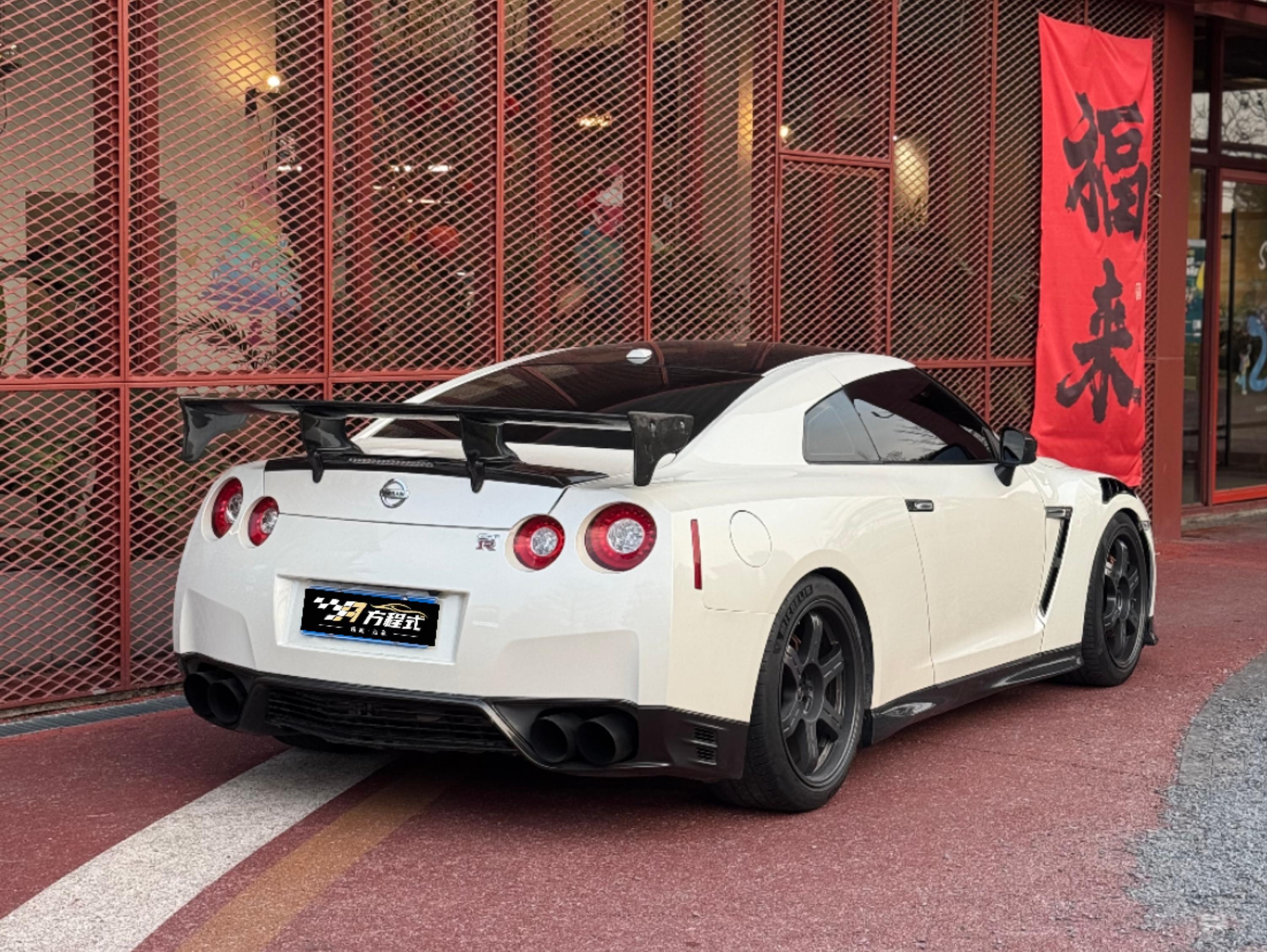 二手日产 GT-R 白色/黑色 GTR Premium Edition  中规版