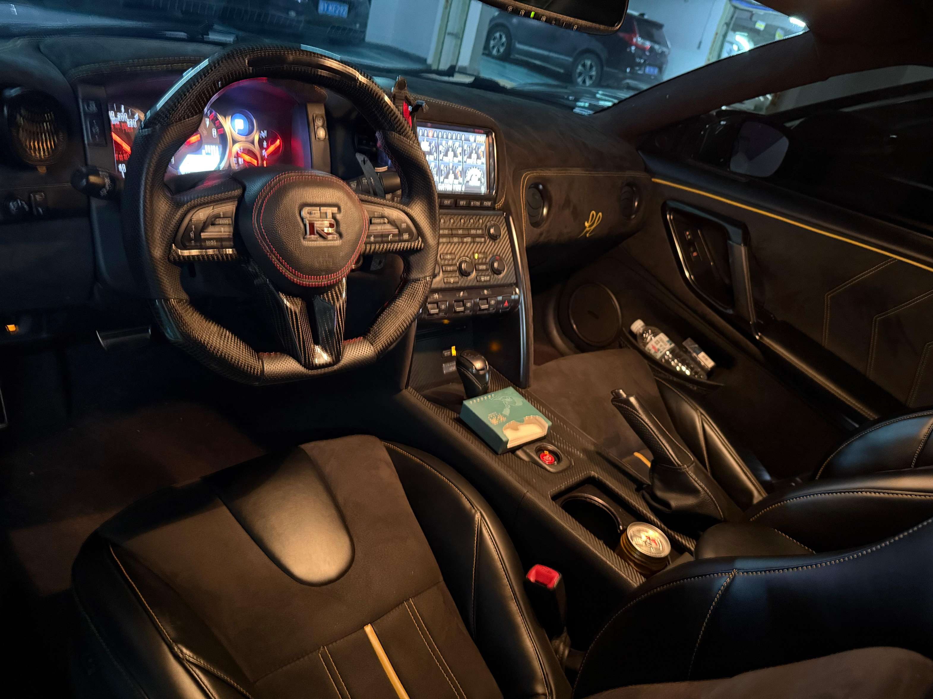 二手日产 GT-R 白色/黑色 GTR Premium Edition  中规版