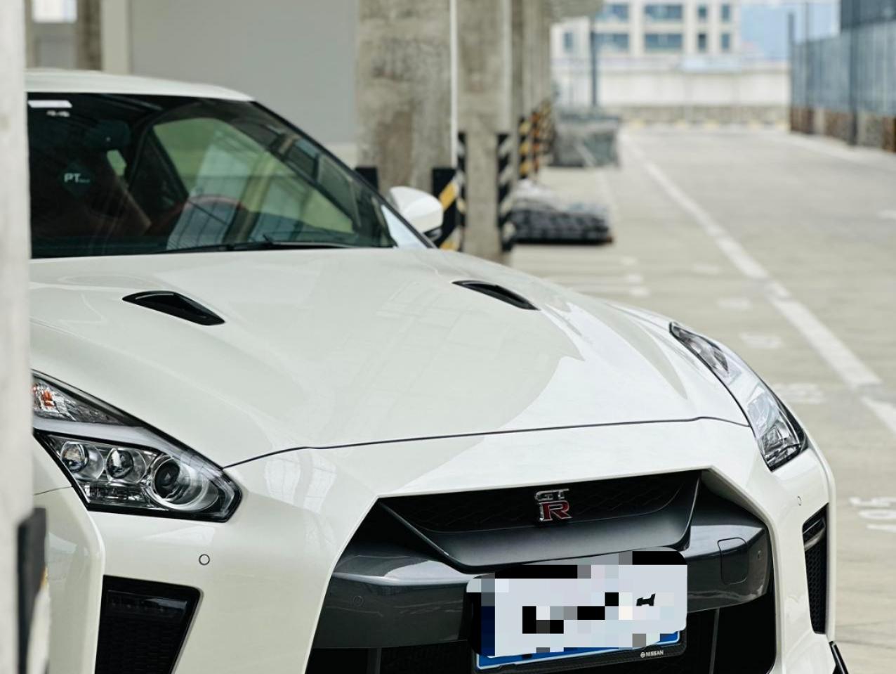 二手日产 GT-R 白色/红色 2017款 3.8T