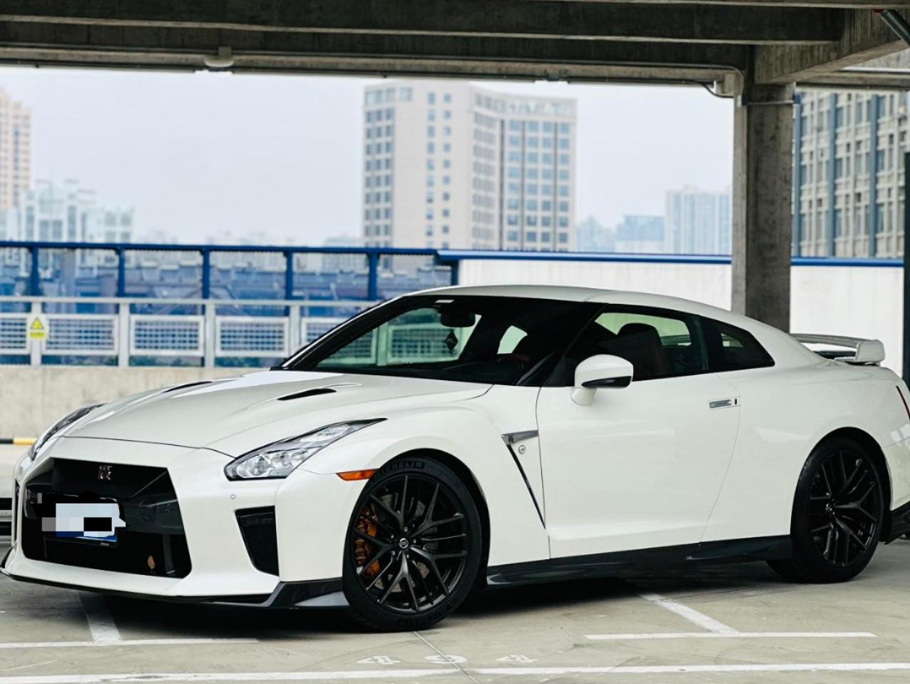 二手日产 GT-R 白色/红色 2017款 3.8T