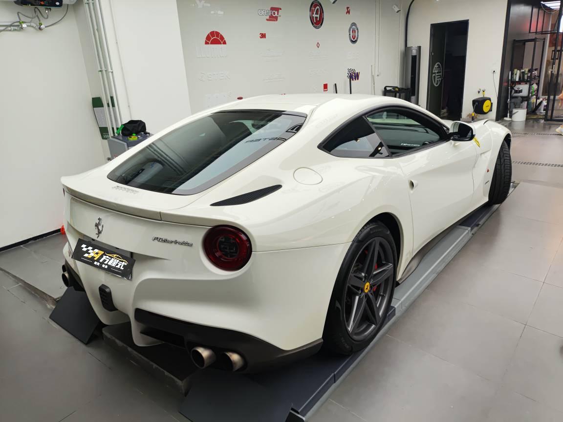 二手法拉利 F12berlinetta 白色/黑色 2013款 6.3L 标准型