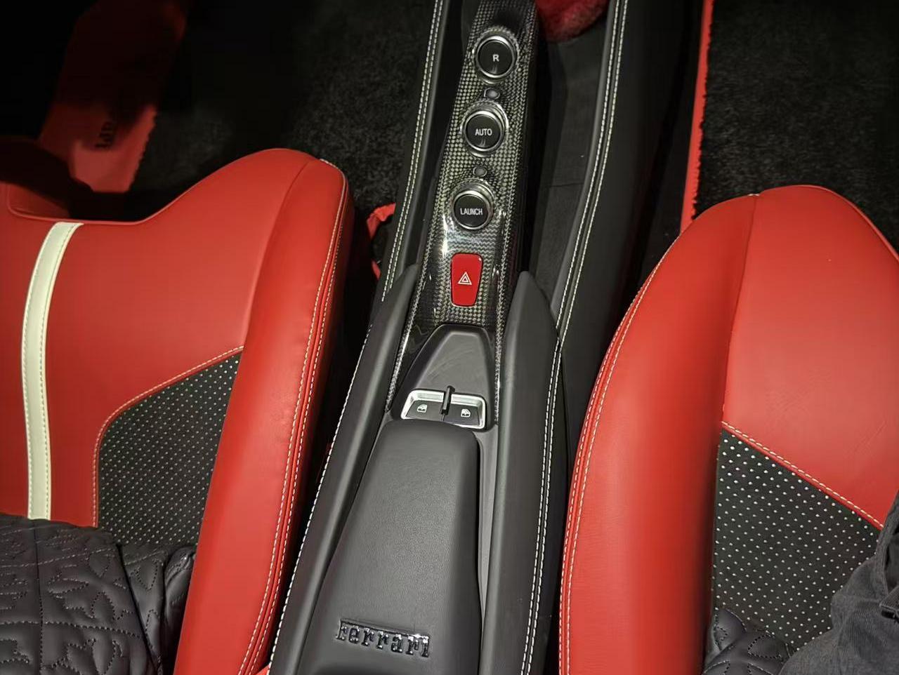 二手法拉利 F8 黑色/红色 2019款 Tributo 3.9T V8