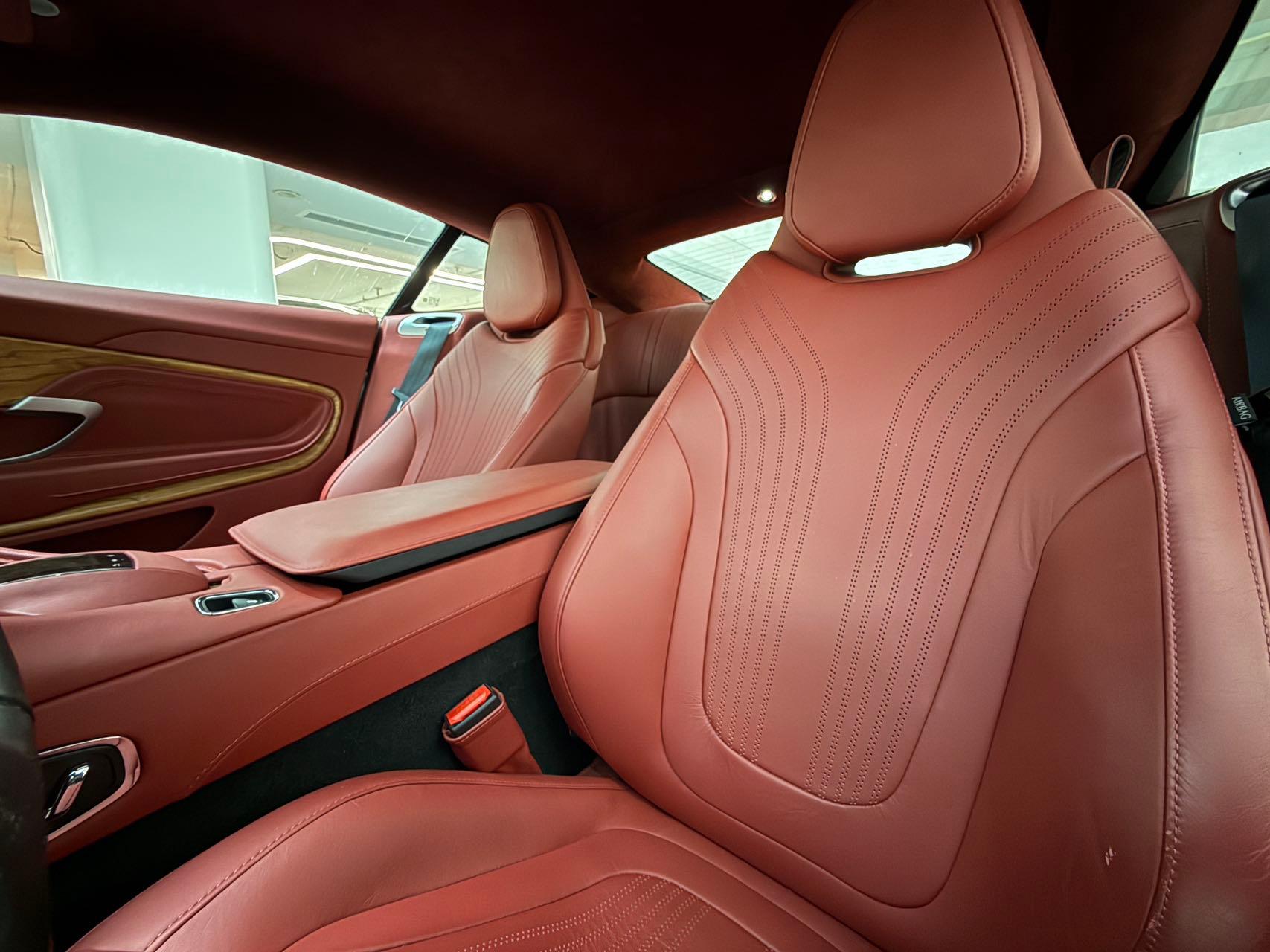 二手阿斯顿·马丁 DB11 白色/红色 2019款 4.0T V8 Coupe