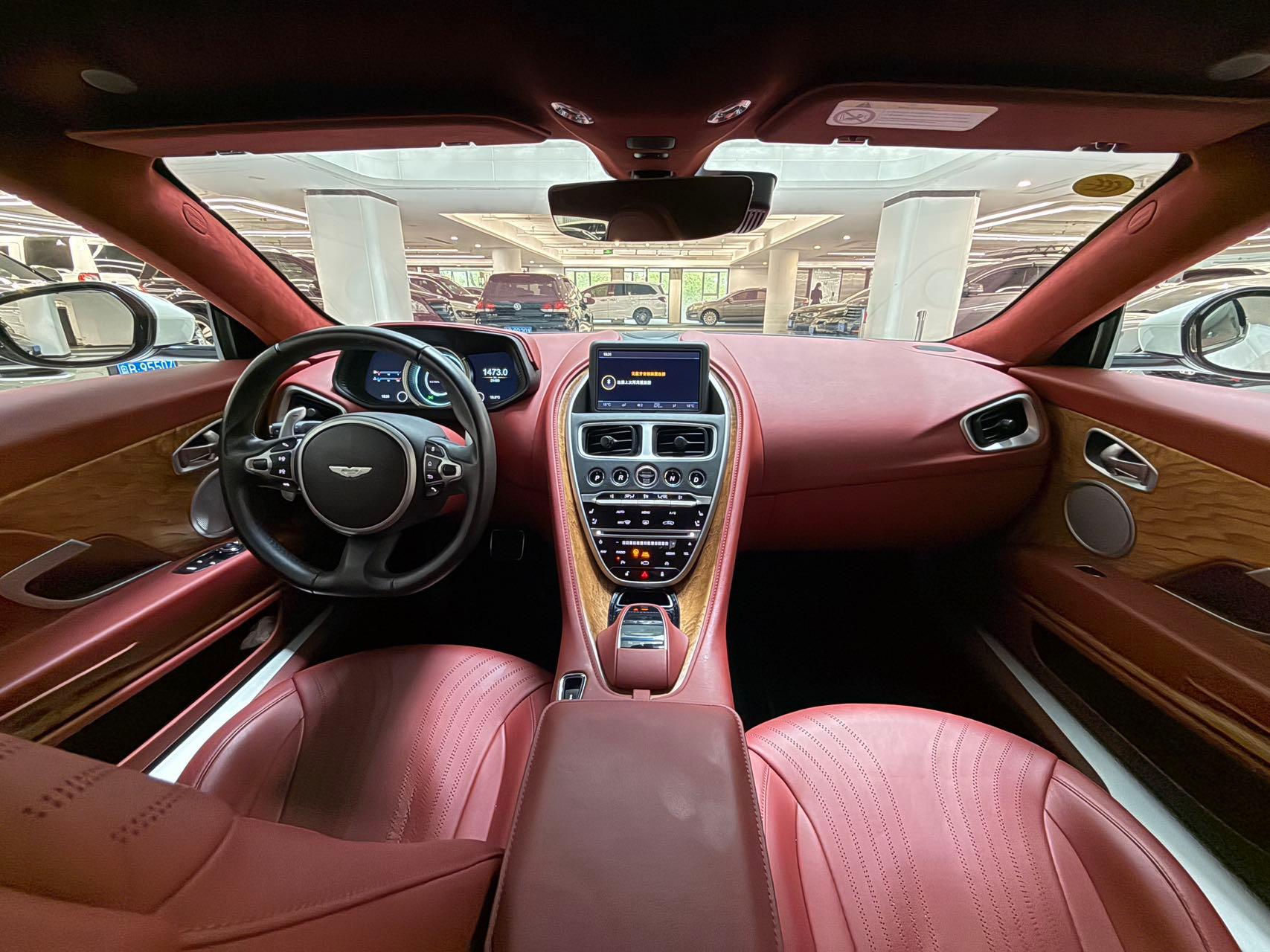 二手阿斯顿·马丁 DB11 白色/红色 2019款 4.0T V8 Coupe