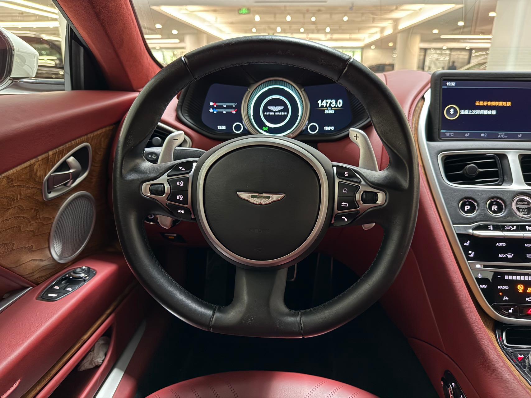 二手阿斯顿·马丁 DB11 白色/红色 2019款 4.0T V8 Coupe
