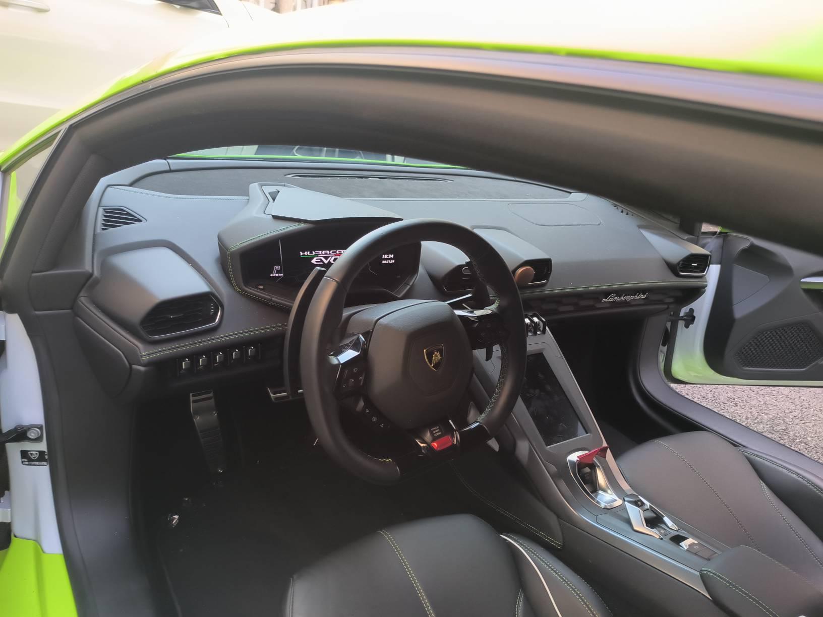 二手兰博基尼 Huracán 白色/黑色 2020款 Huracán EVO RWD