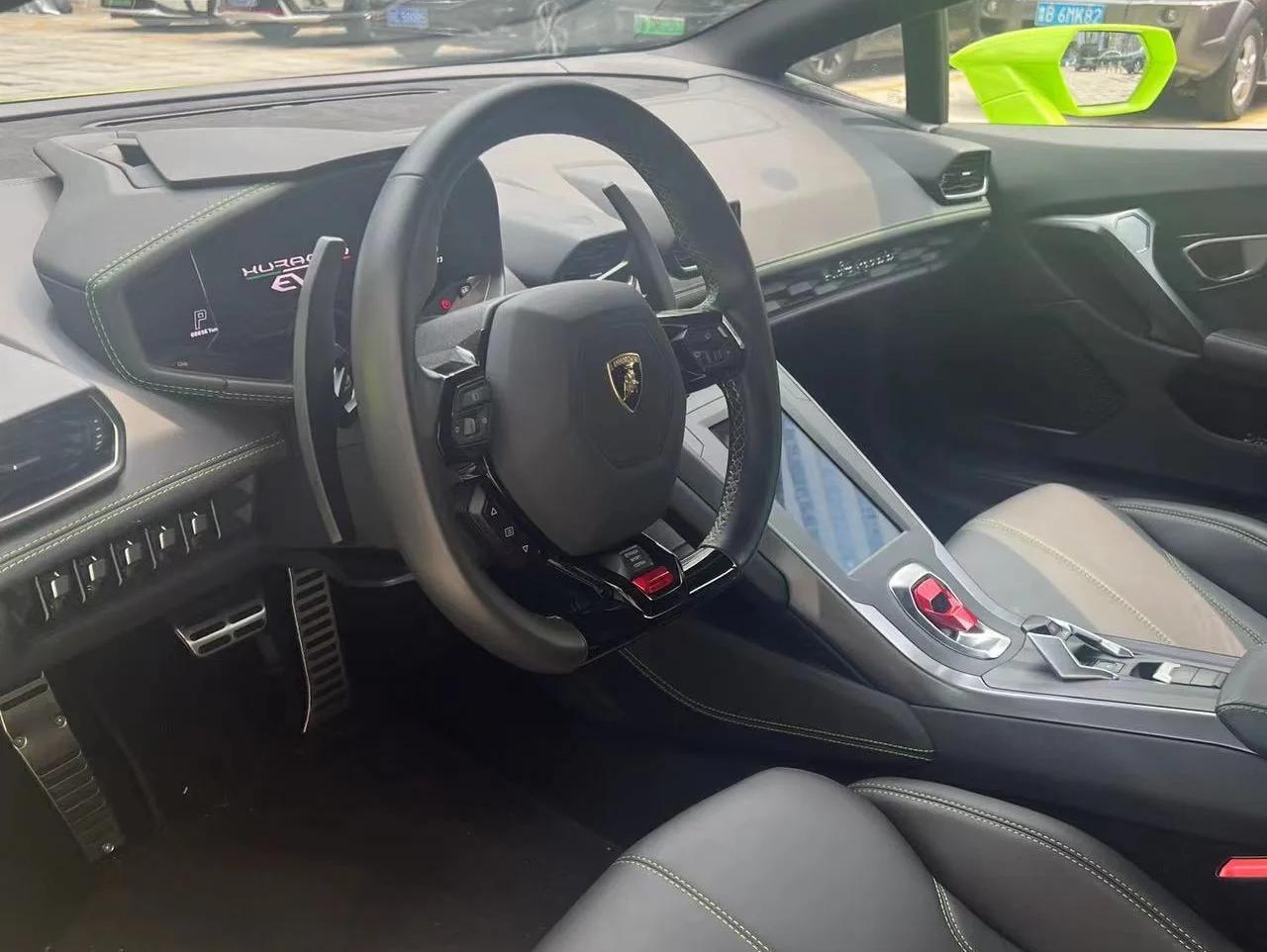二手兰博基尼 Huracán 白色/黑色 2020款 Huracán EVO RWD
