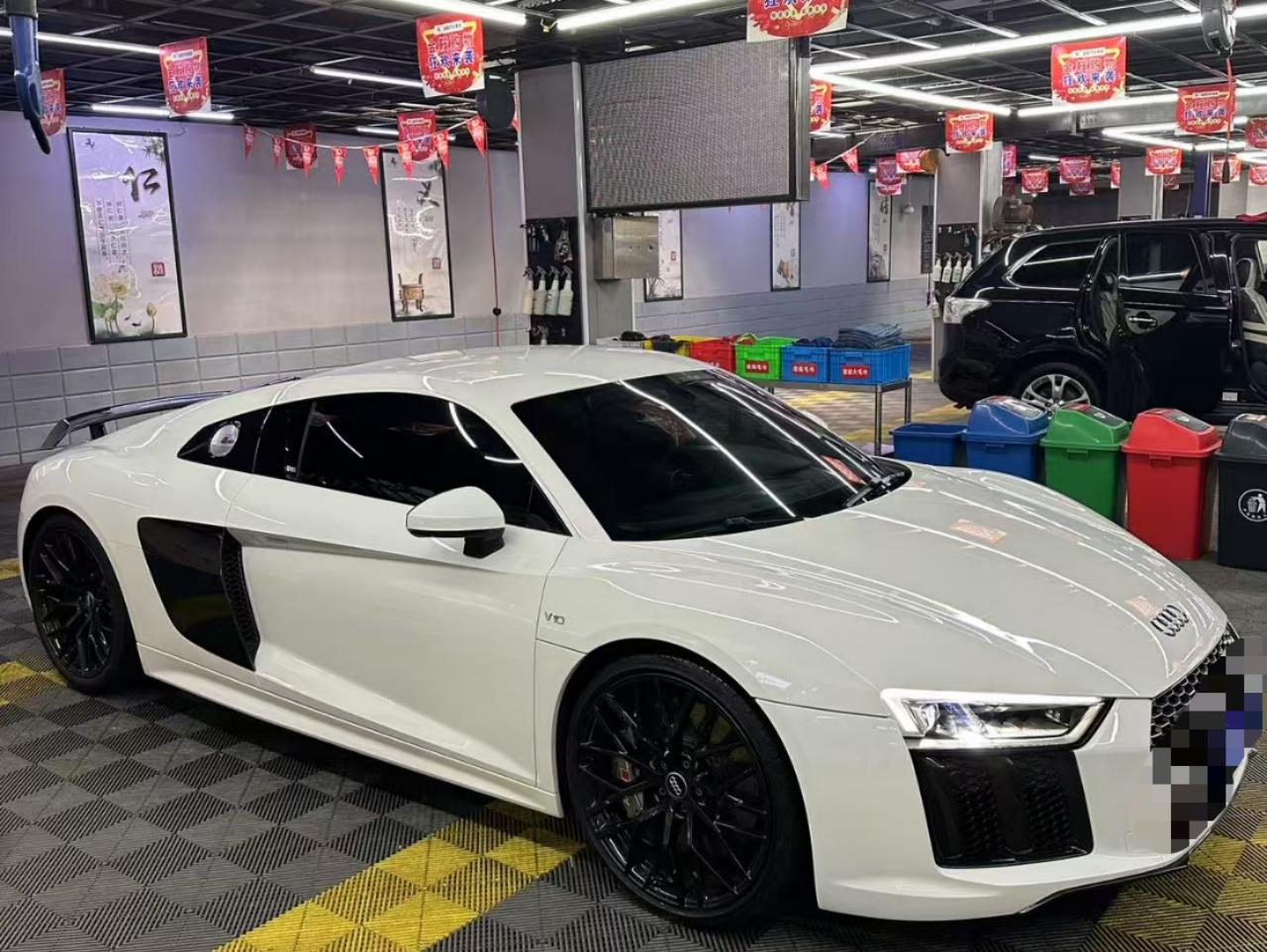 二手奥迪 R8 白色/红色 2016款 V10 Coupe Performance
