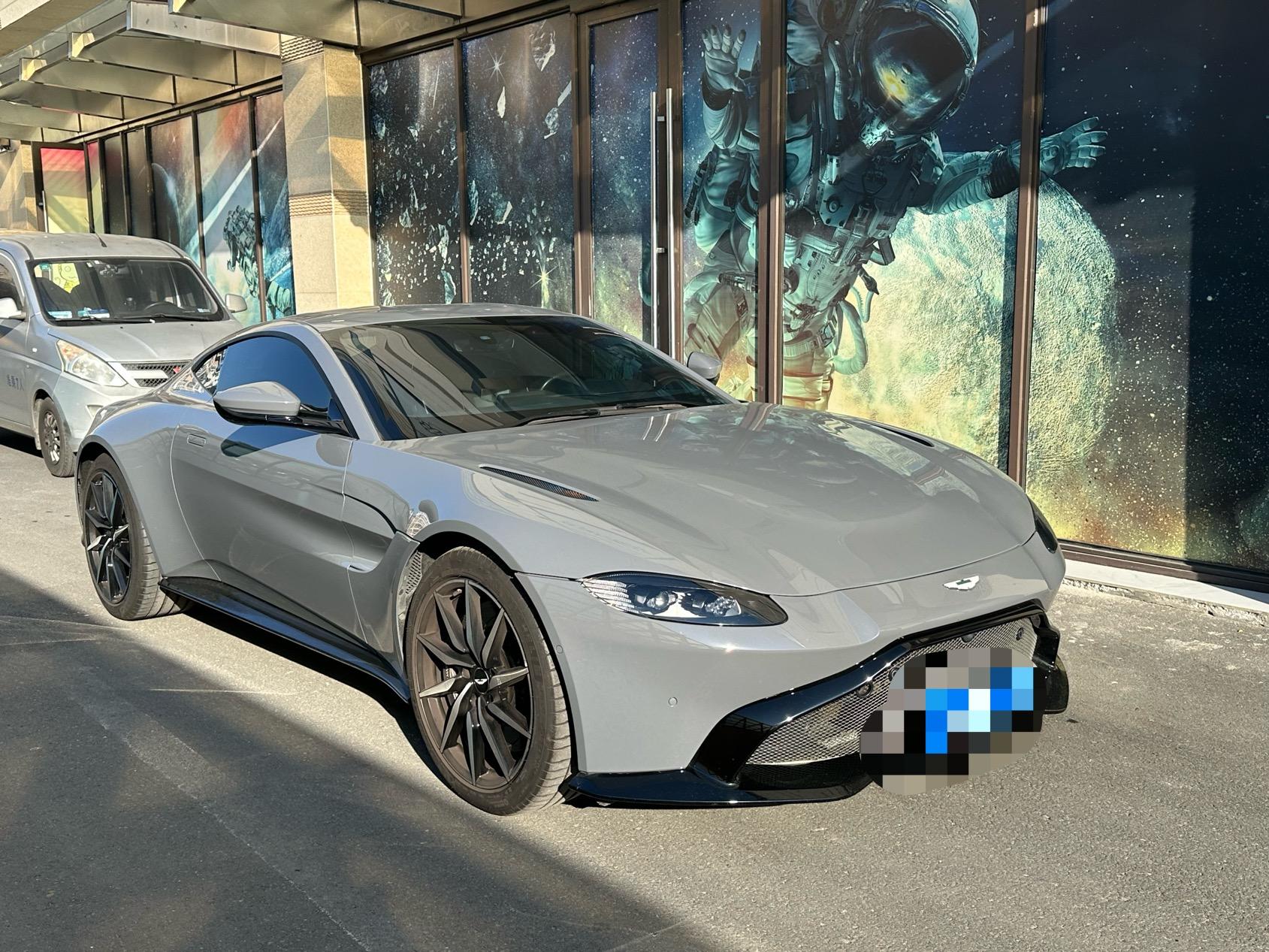 二手阿斯顿·马丁 V8 Vantage 灰色/黑色 2020款 4.0T V8 Coupe