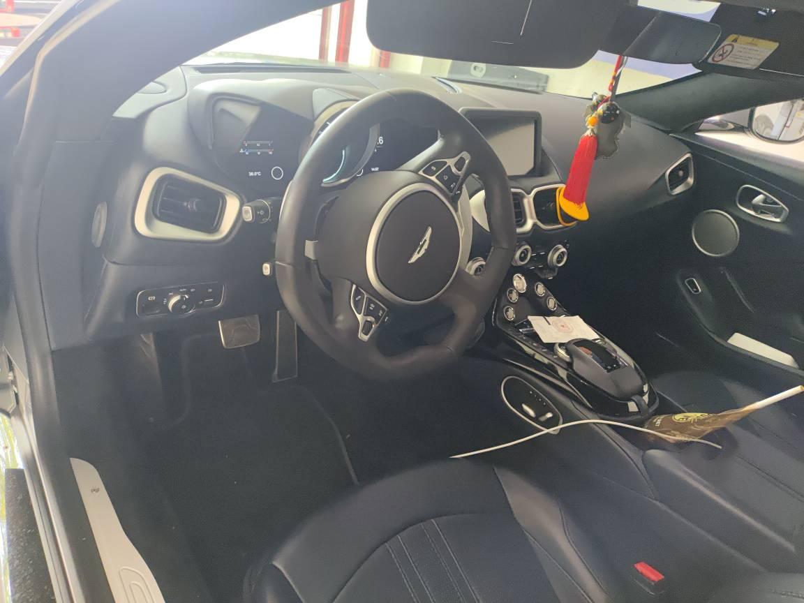 二手阿斯顿·马丁 V8 Vantage 灰色/黑色 2020款 4.0T V8 Coupe