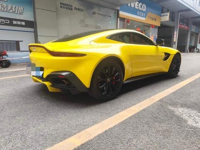 二手阿斯顿·马丁 V8 Vantage 灰色/红色 2018款 4.0T V8 Coupe