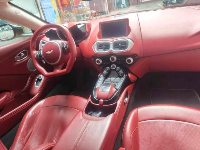 二手阿斯顿·马丁 V8 Vantage 灰色/红色 2018款 4.0T V8 Coupe