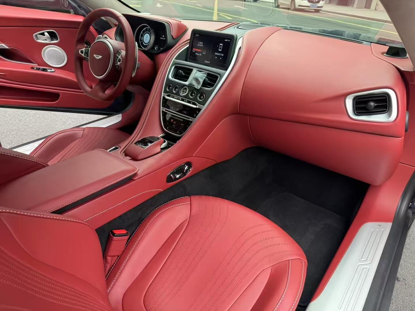 二手阿斯顿·马丁 DB11 灰色/红色 2020款 4.0T V8 Coupe