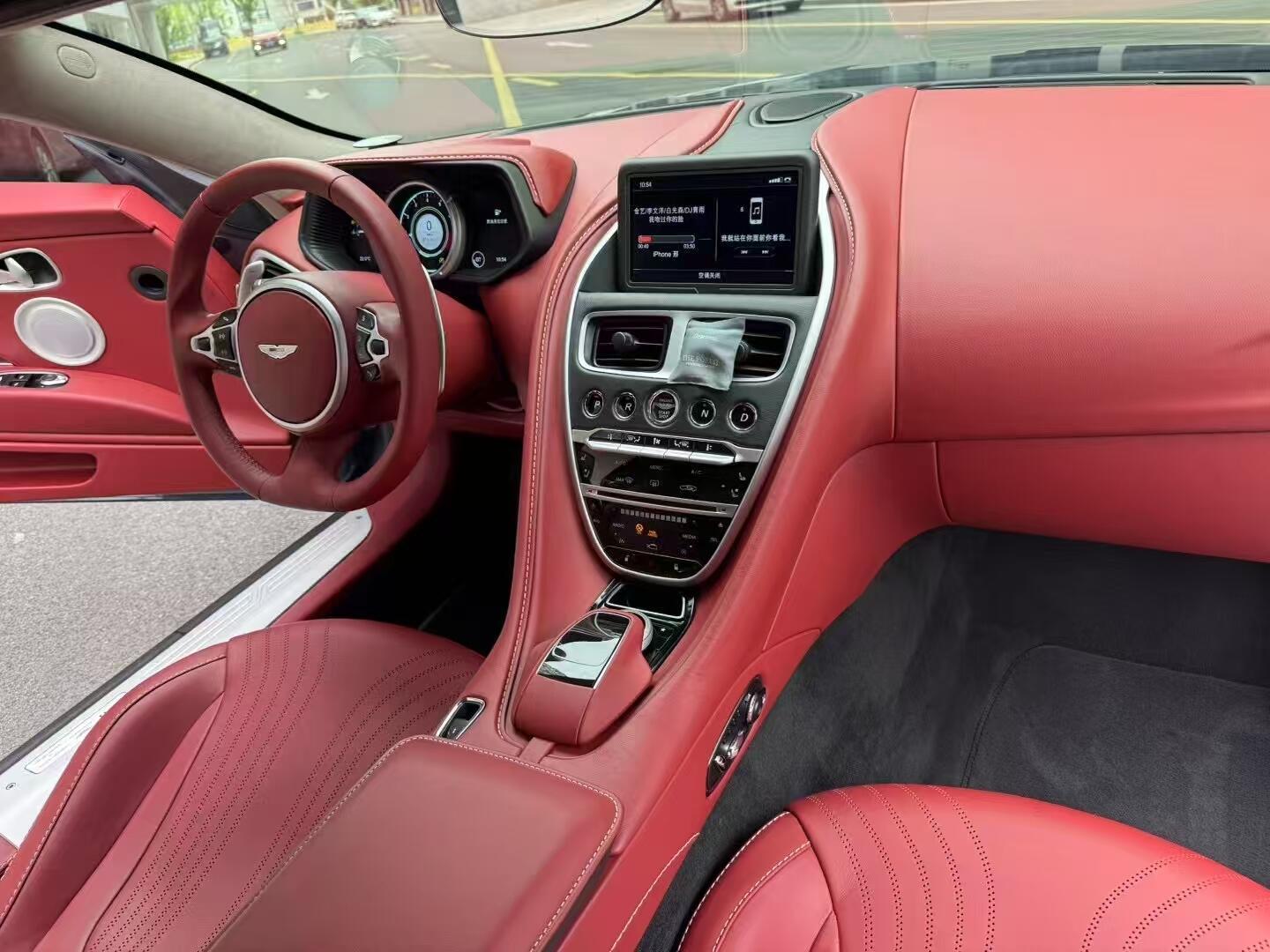 二手阿斯顿·马丁 DB11 灰色/红色 2020款 4.0T V8 Coupe