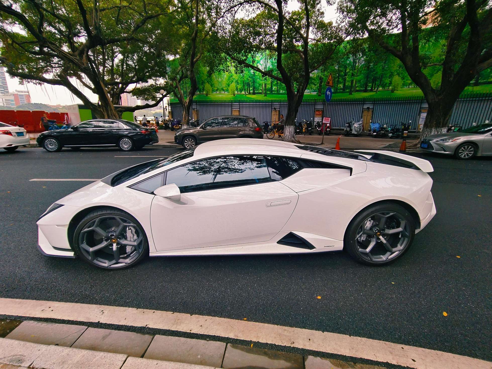二手兰博基尼 Huracán 白色/黑色 Tecnica 中规版