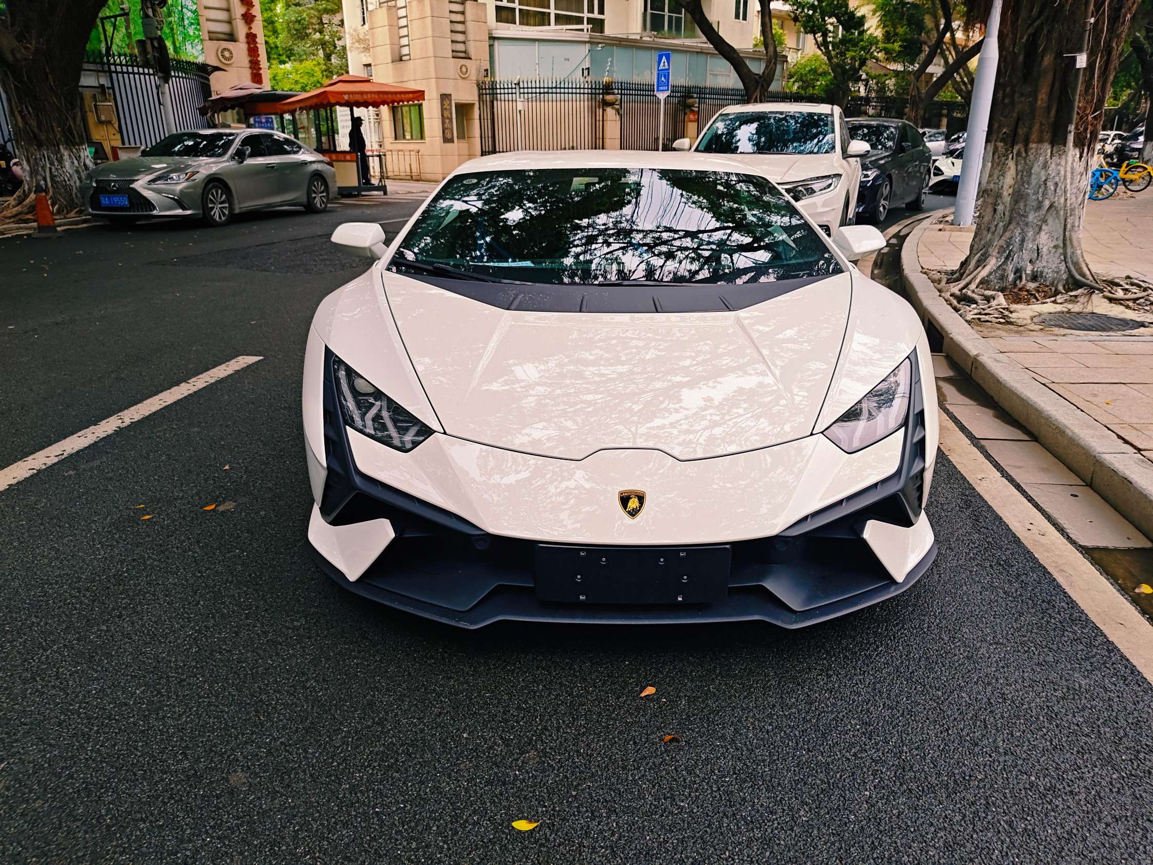 二手兰博基尼 Huracán 白色/黑色 Tecnica  中规版