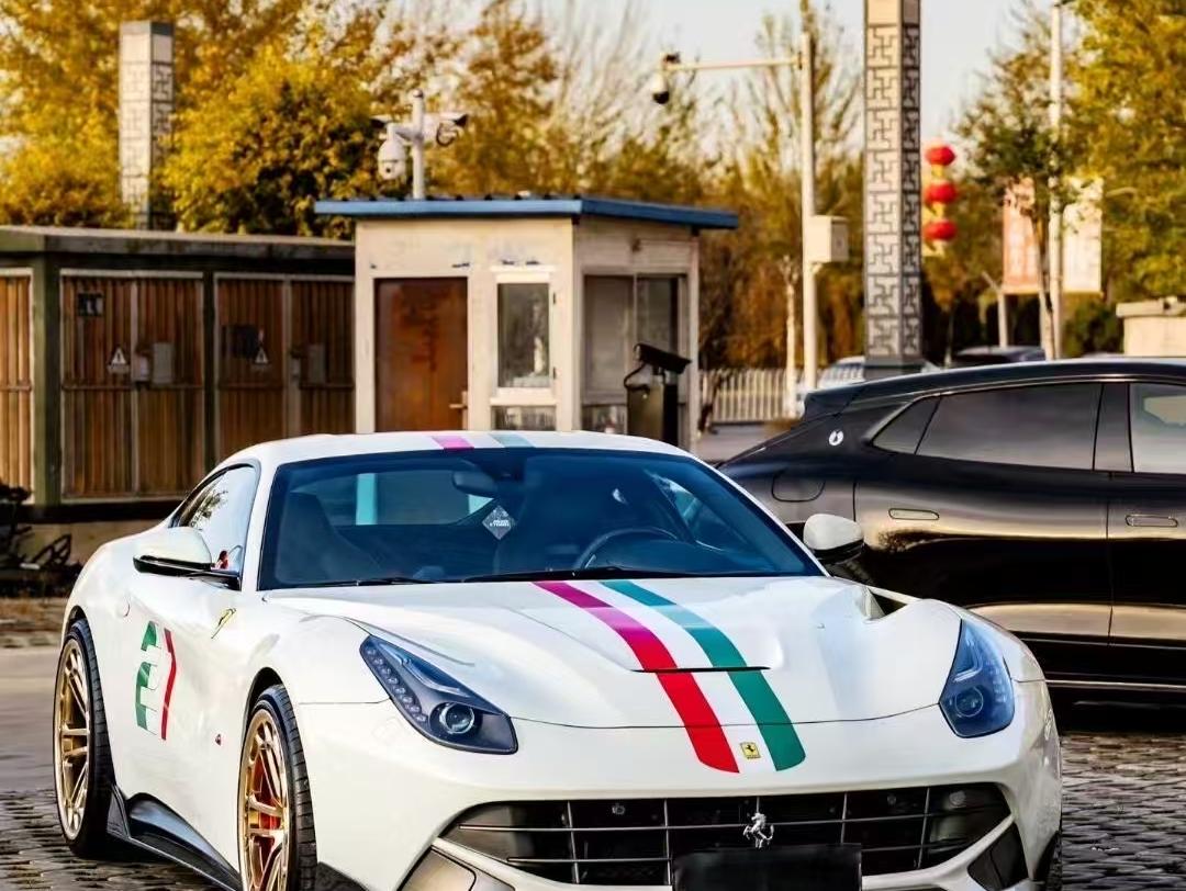 二手法拉利 F12berlinetta 白色/黑色 2013款 6.3L 标准型
