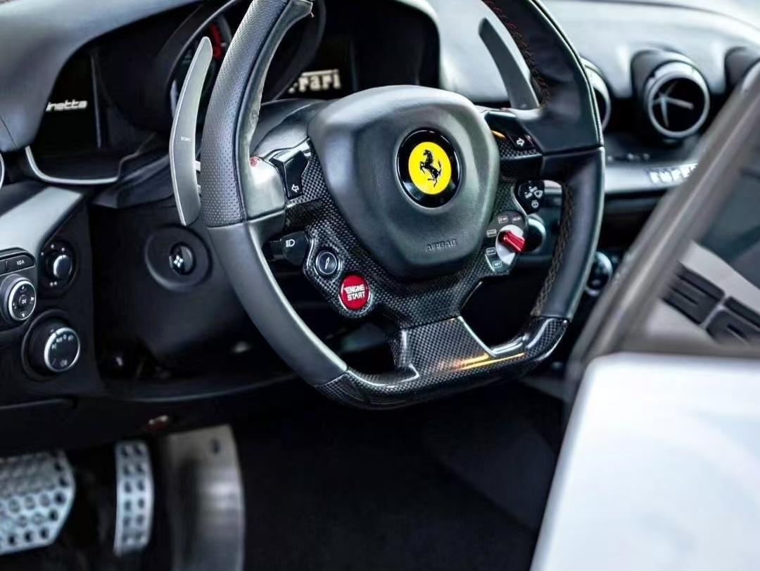 二手法拉利 F12berlinetta 白色/黑色 2013款 6.3L 标准型