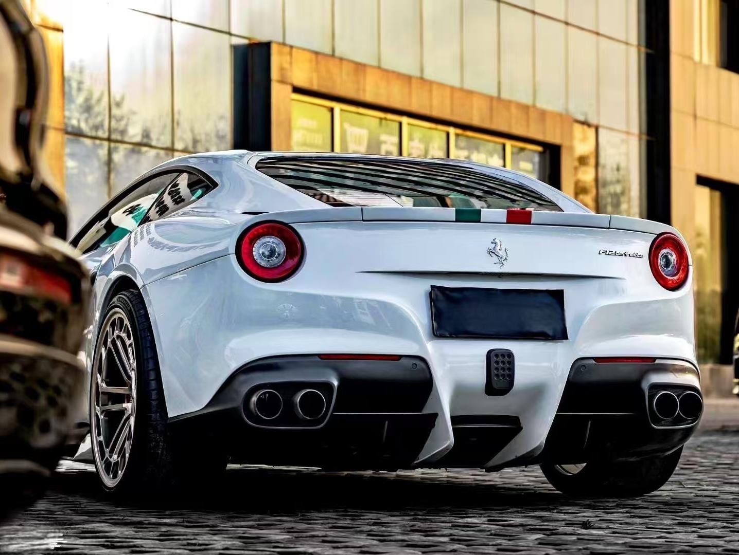 二手法拉利 F12berlinetta 白色/黑色 2013款 6.3L 标准型
