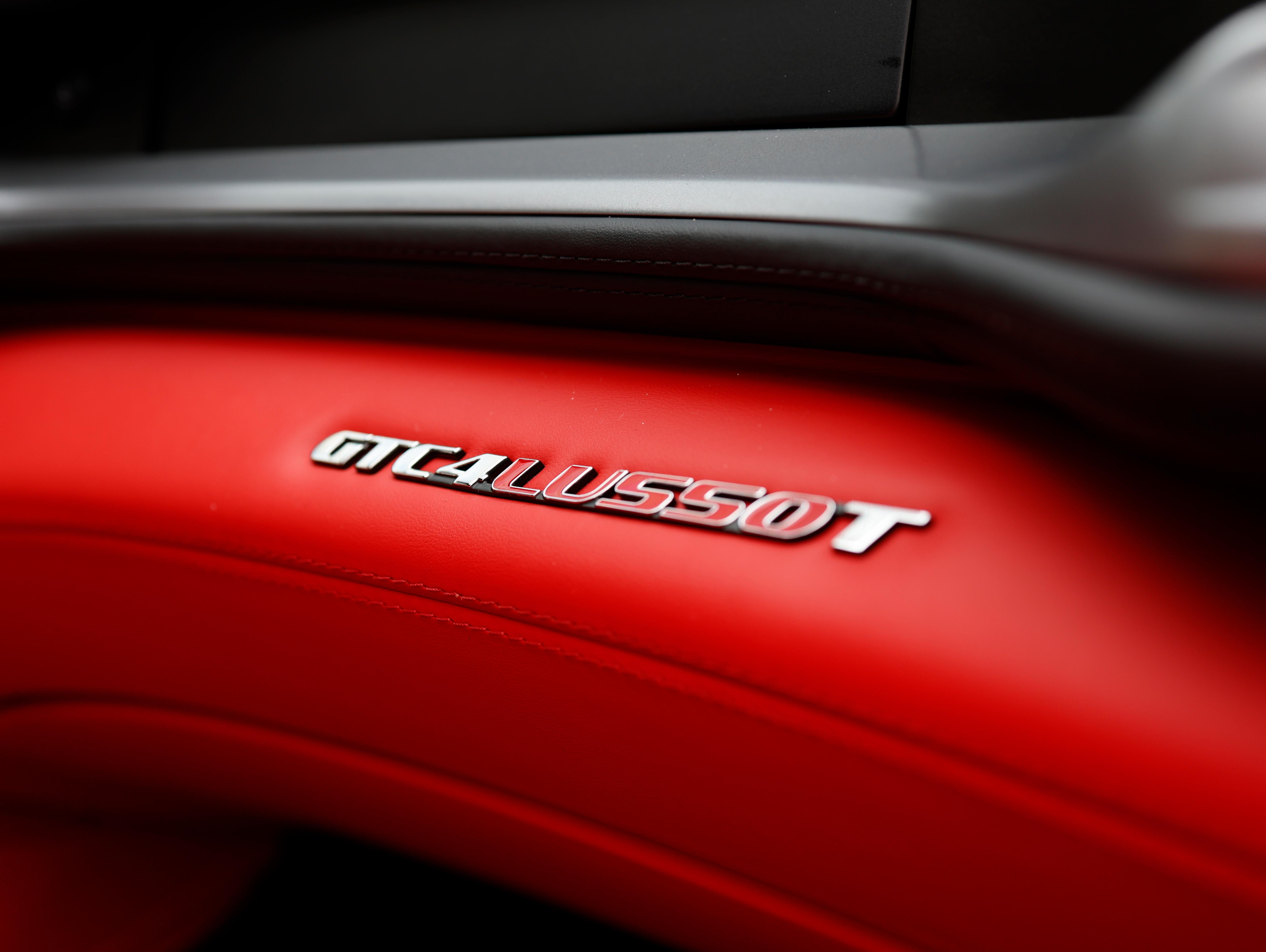 二手法拉利 GTC4 Lusso 白色/红色 2017款 3.9T V8