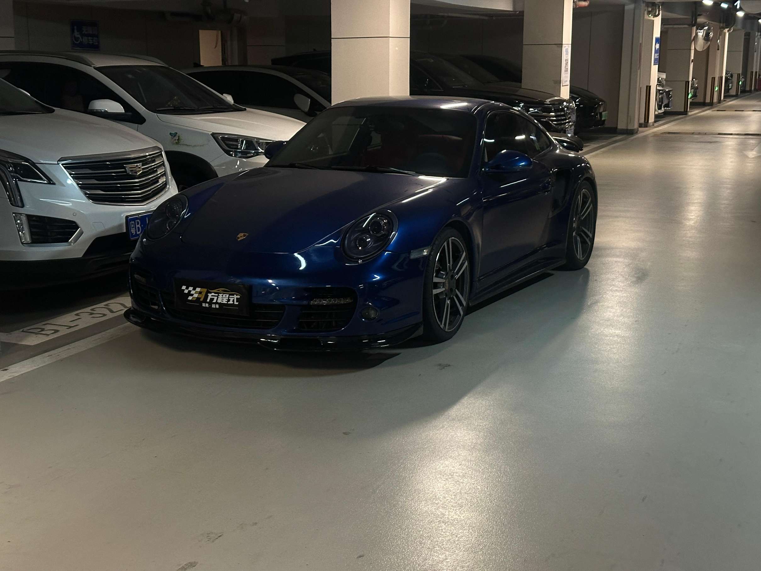 二手保时捷 911 蓝色/红色 Turbo    中规版