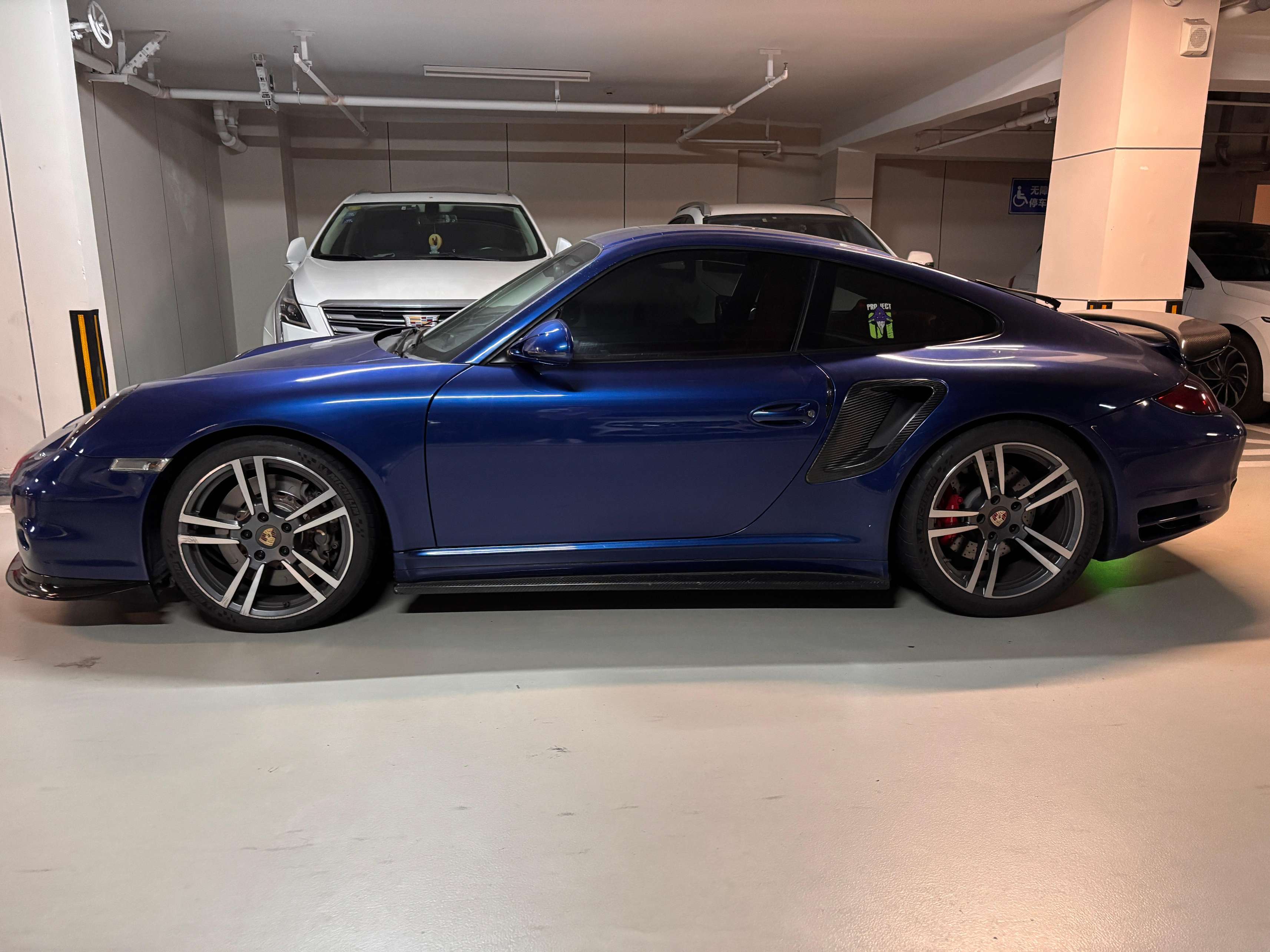 二手保时捷 911 蓝色/红色 Turbo 中规版