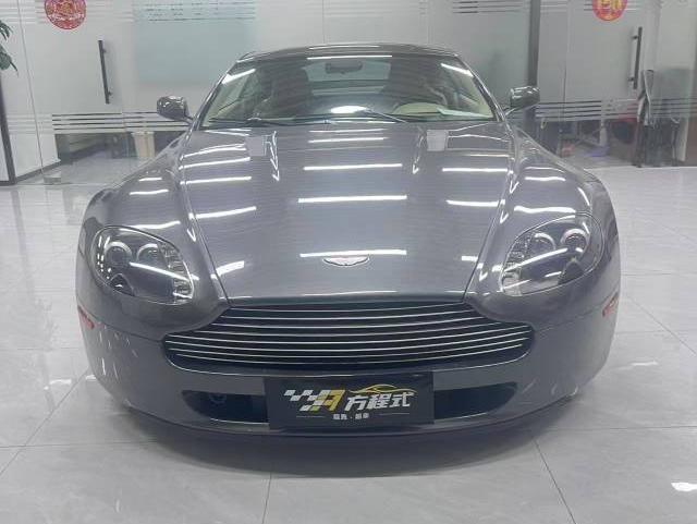 二手阿斯顿·马丁 V8 Vantage 灰色/米色 阿斯顿马丁Vantage  中规版