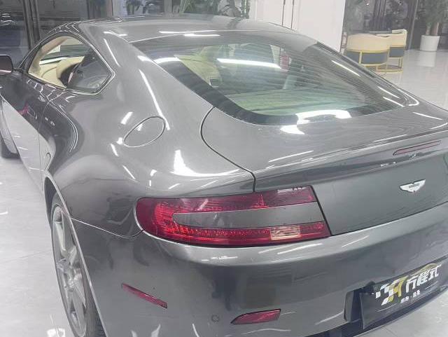 二手阿斯顿·马丁 V8 Vantage 灰色/米色 阿斯顿马丁Vantage 中规版