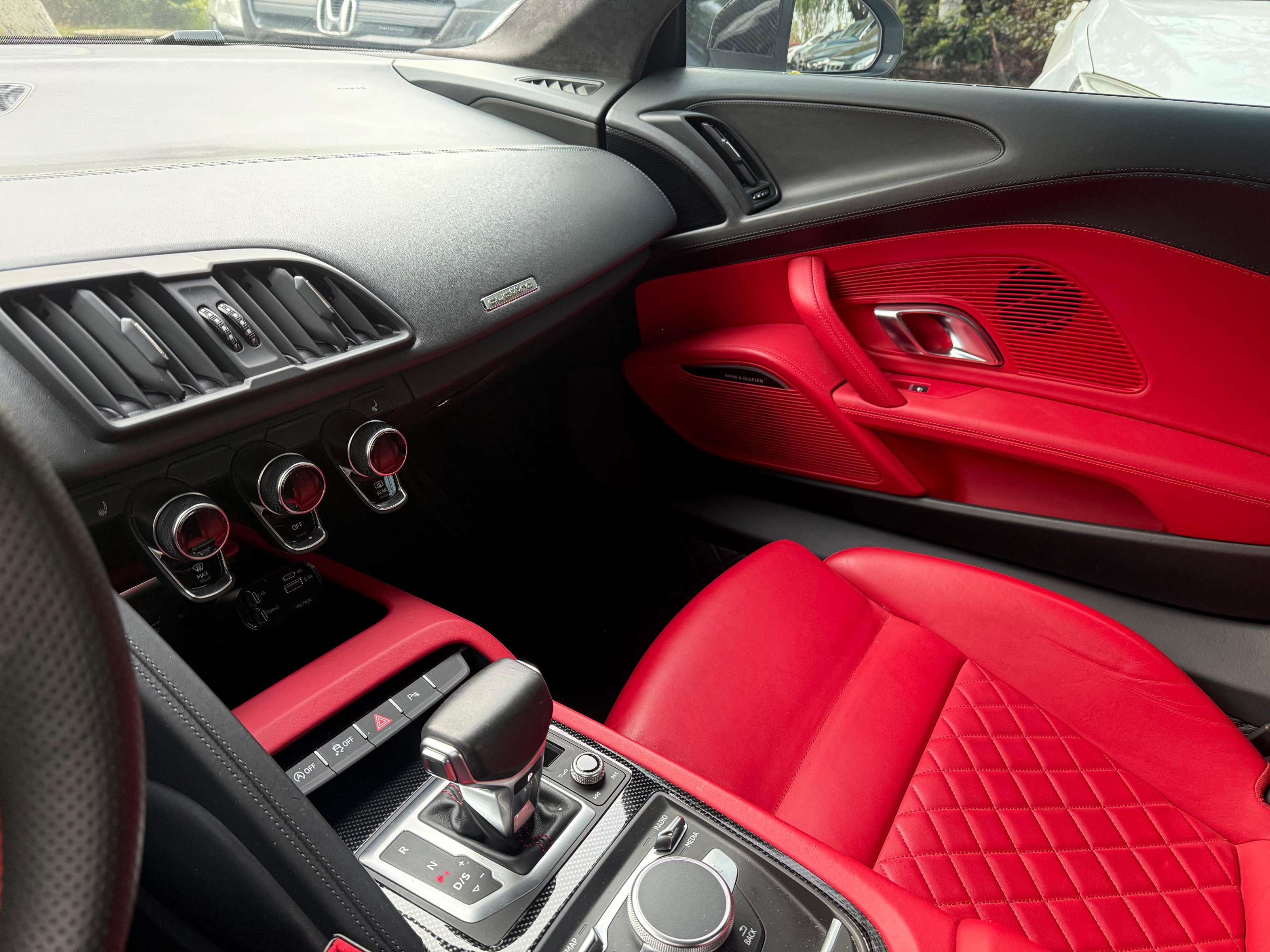 二手奥迪 R8 白色/红色 2016款 V10 Coupe Performance