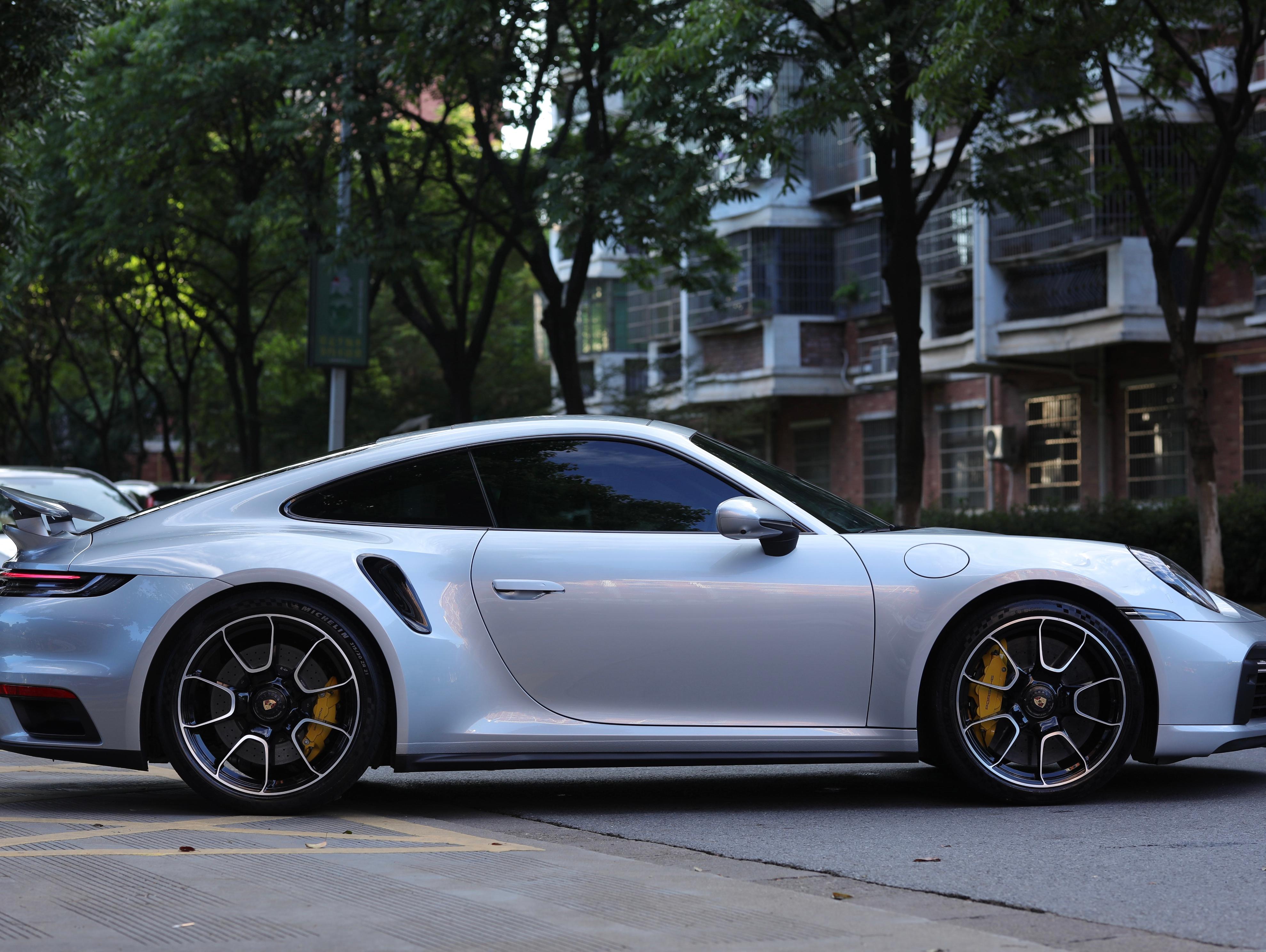 二手保时捷 911 白云石灰/哑灰 2022款 TurboS 3.7T