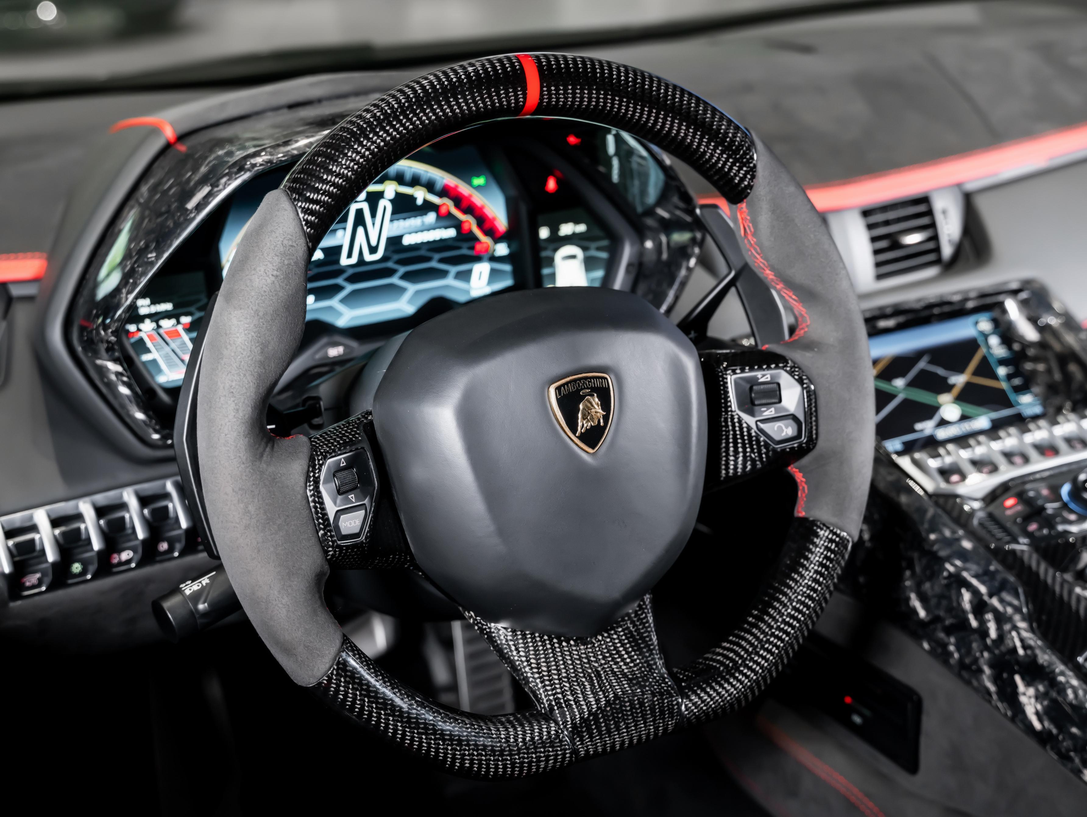二手兰博基尼 Aventador 橙色/黑色 2017款 Aventador S